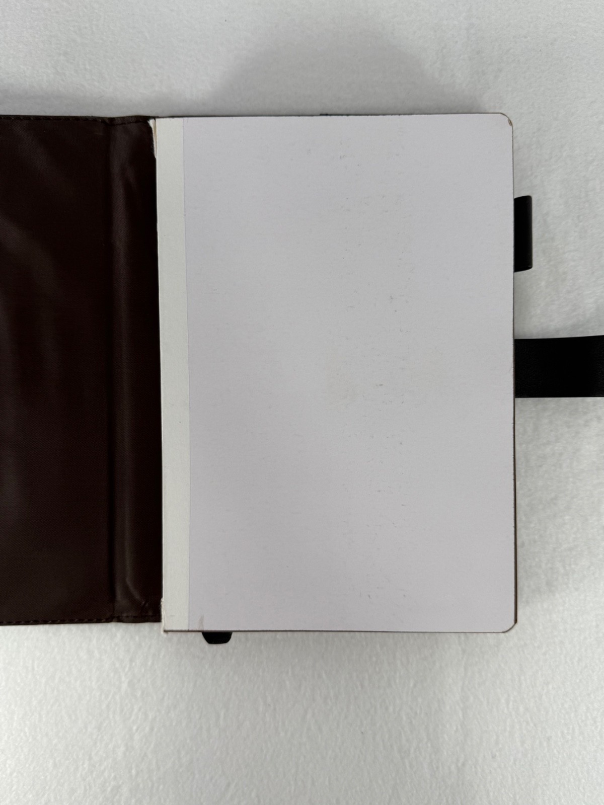 Cagie Journal with Lock Refillable 290 Lined Pages, Black w/ Gold Lock