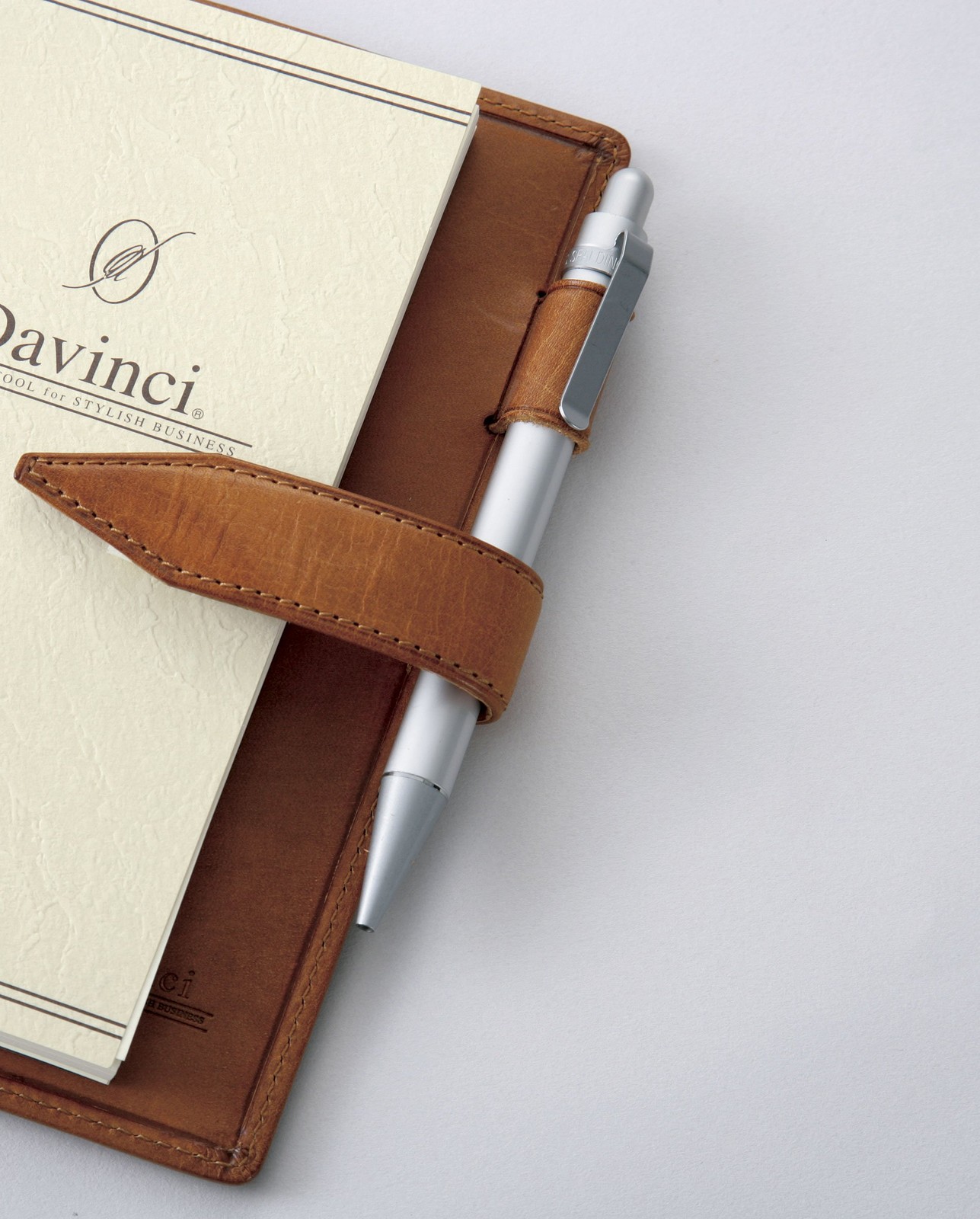 Reimei Fujii System Planner, Davinci Roromakura Schick Bible Design, Brown DB301