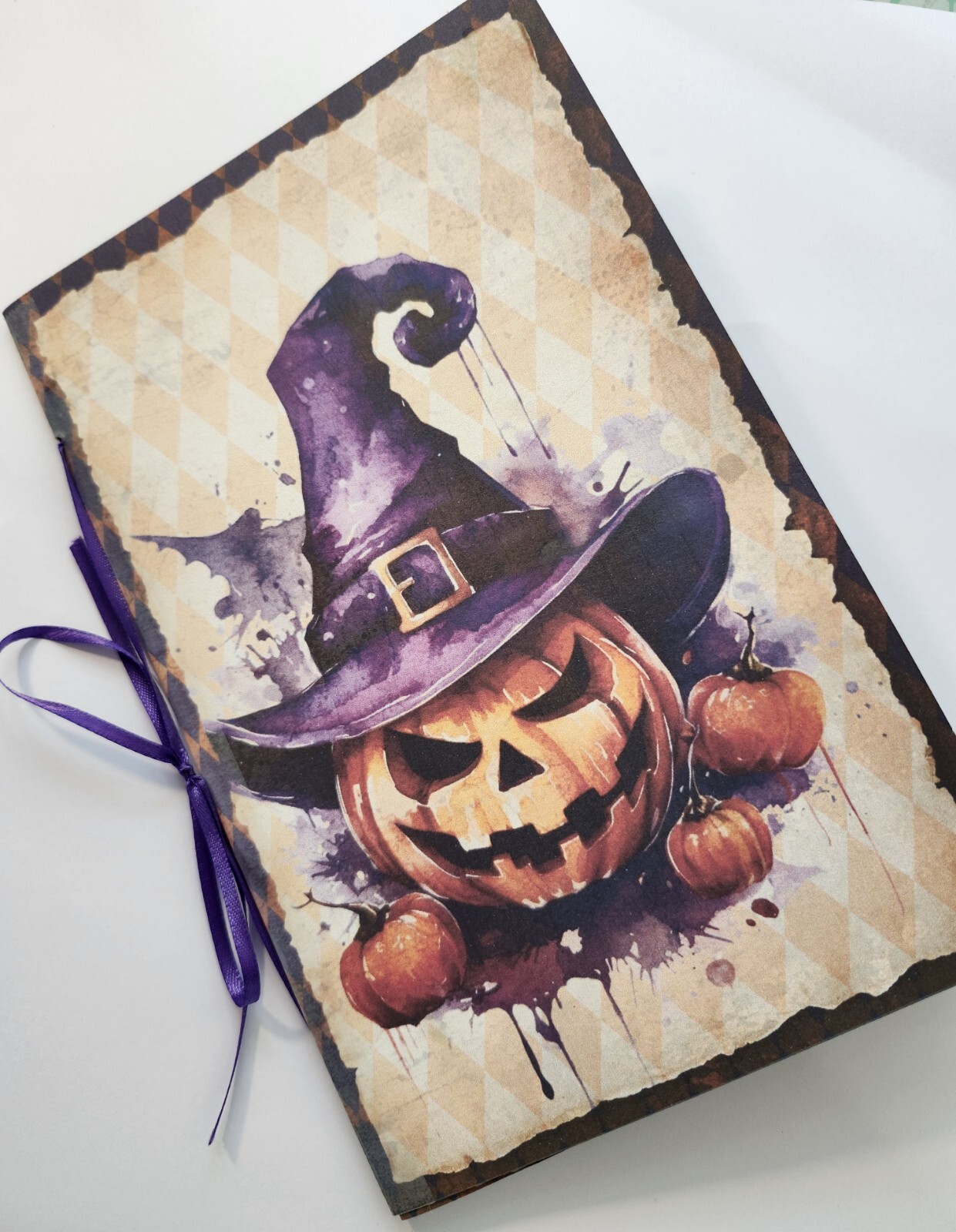 Junk Journal Booklet “VINTAGE HALLOWEEN” HANDMADE Cards, Pockets, LG 9X6 40PGS