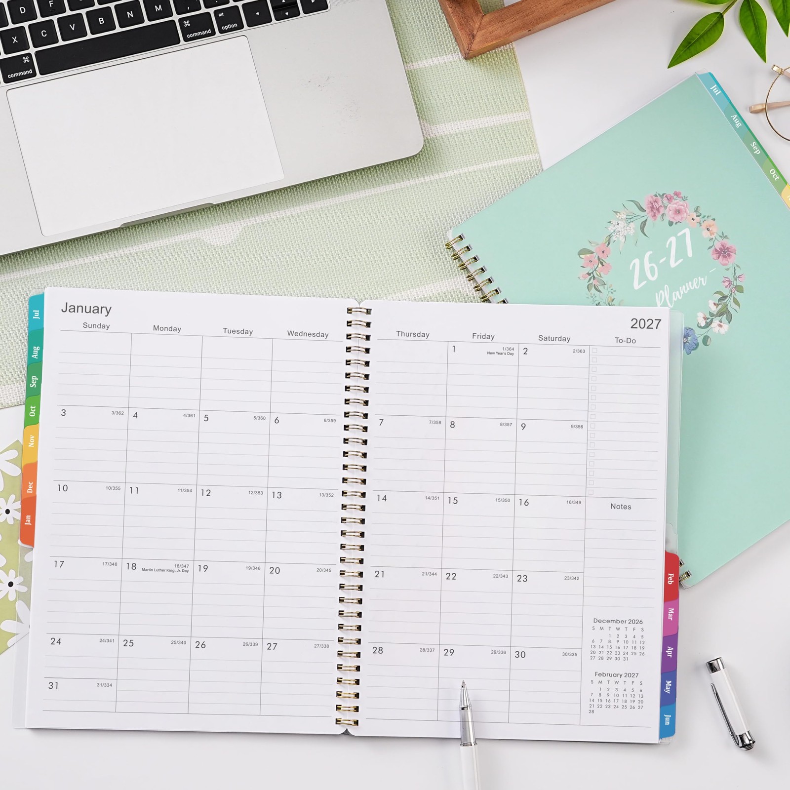 Planner 2026-2027 – 9″ x 11″ Weekly and Monthly 9” × 11”, green