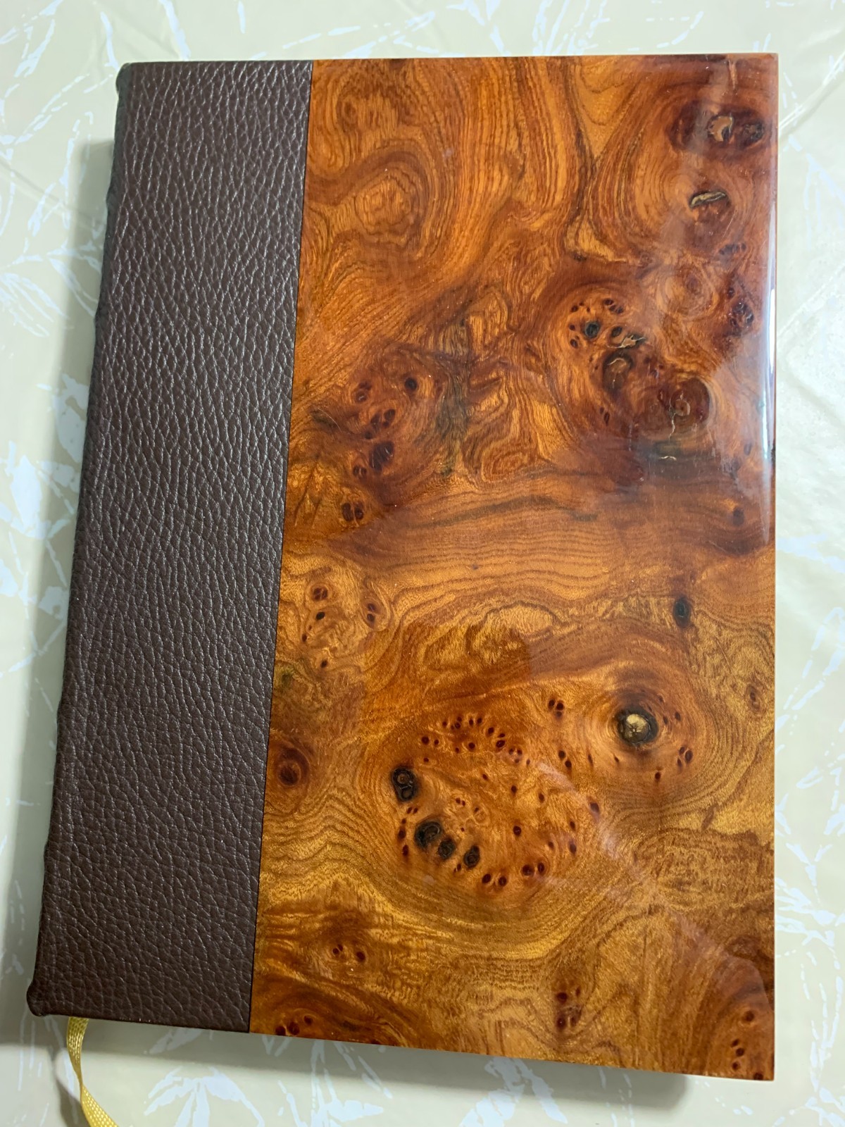 Wine log, journal, with wood and leather cover, made in Italy.