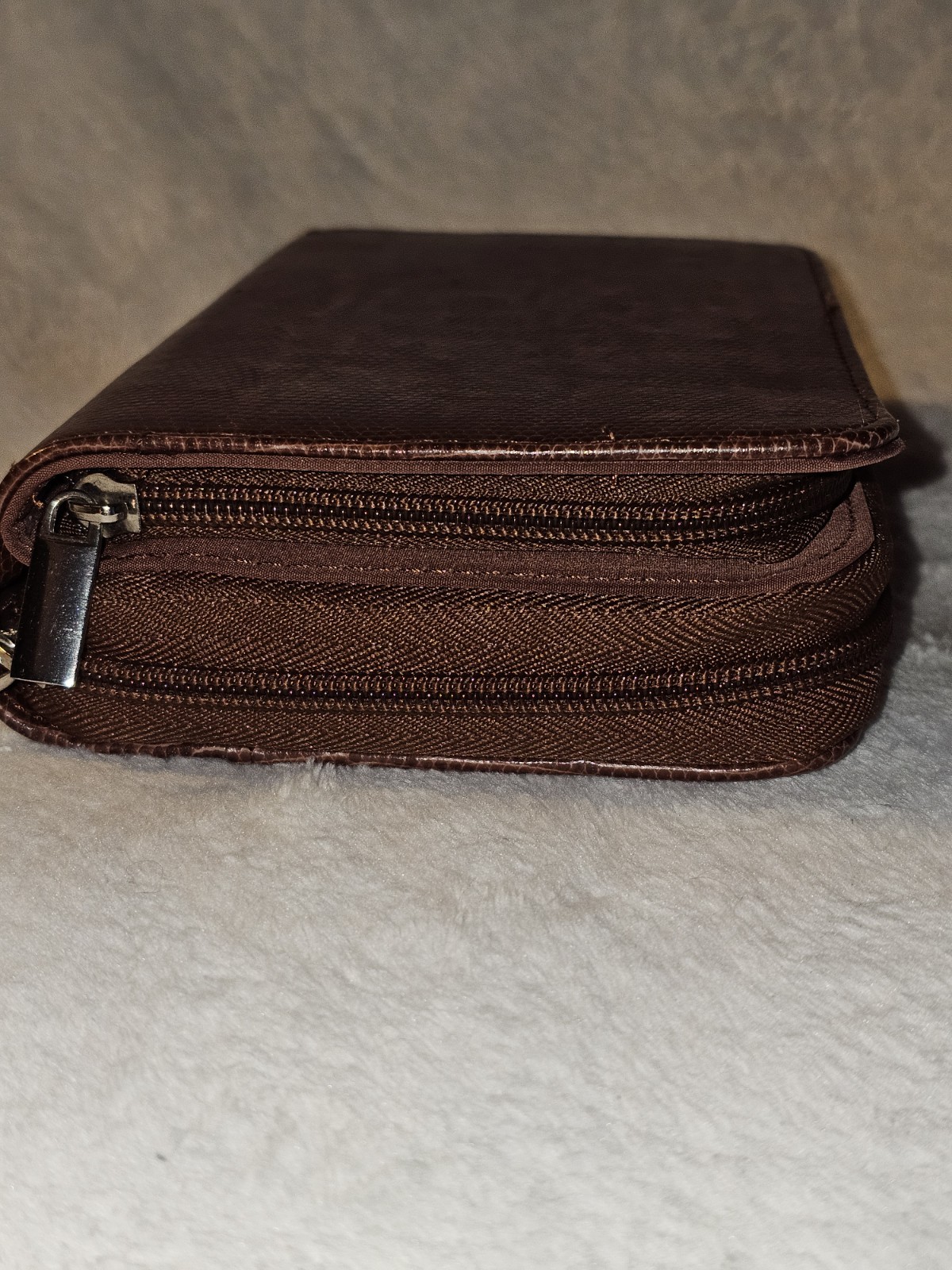 NEW Mundex Vintage Brown Faux Leather Wallet/ 6 Ring Planner. Zip Closure