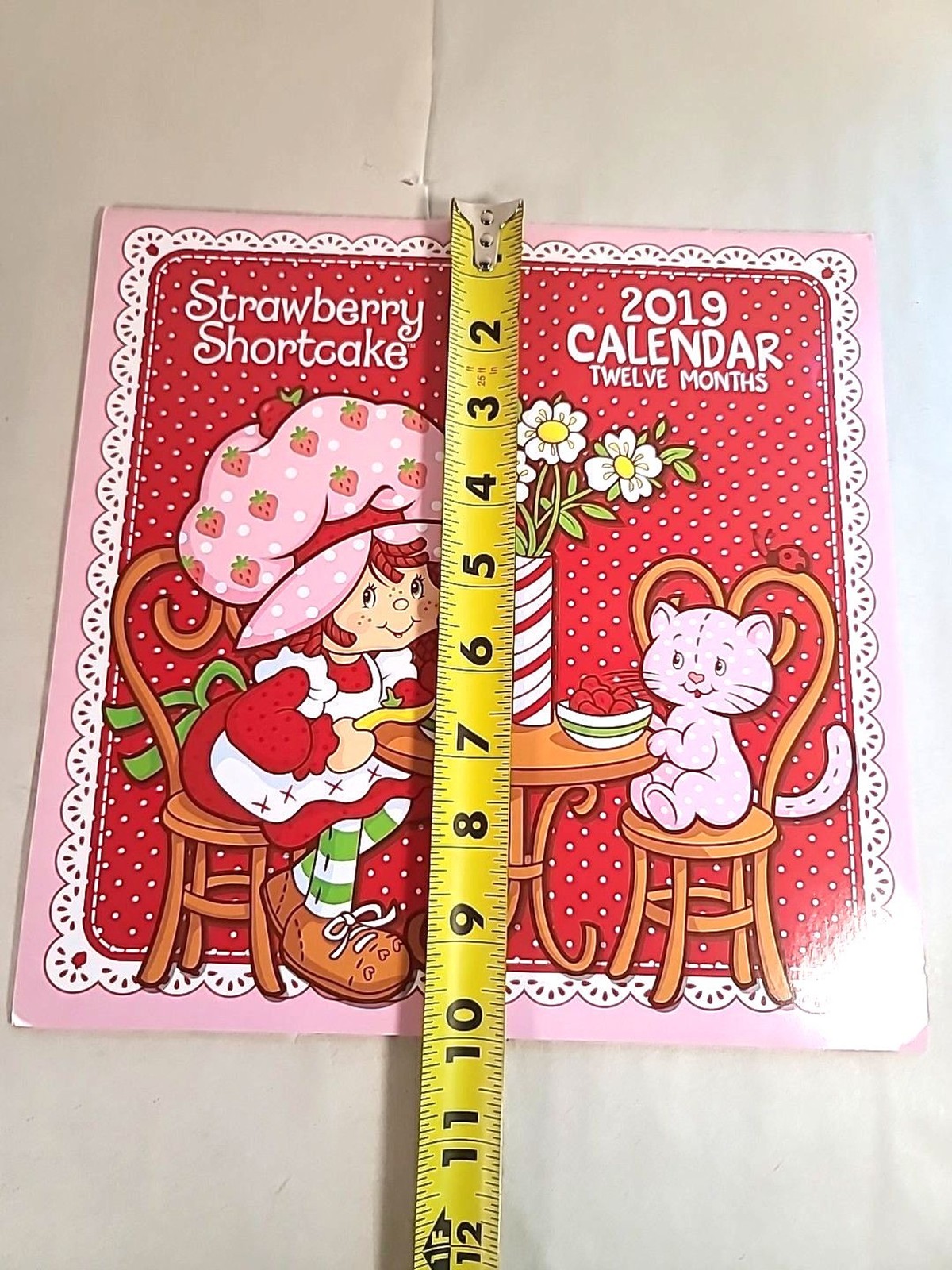 2019 Strawberry Shortcake 12 Month Wall Calendar ( Open) NOS