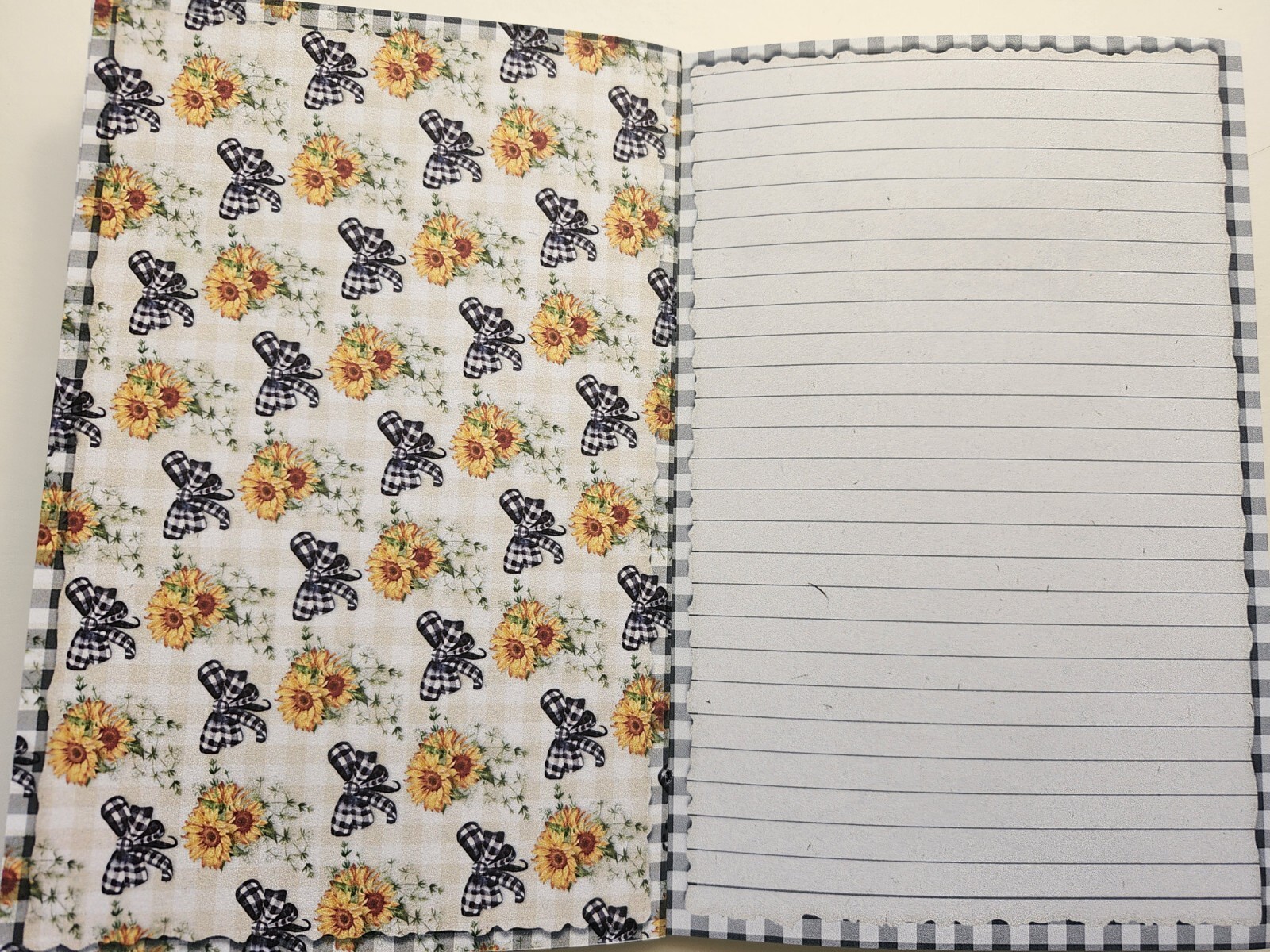Junk Journal Blank Booklet “BEE KIND” BEES Sunflowers HANDMADE + LG 40pg 9×6