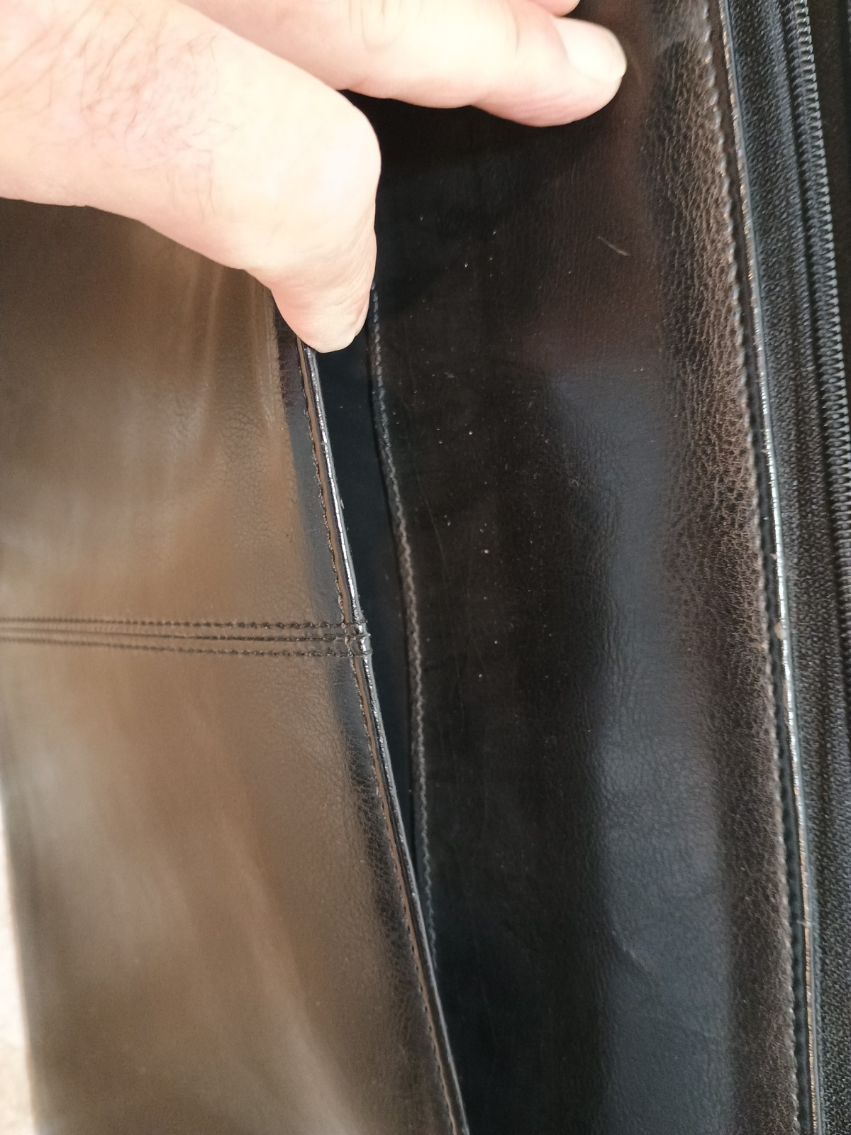 Black Zippered Padfolio Faux Leather Pre-owned Great Condition