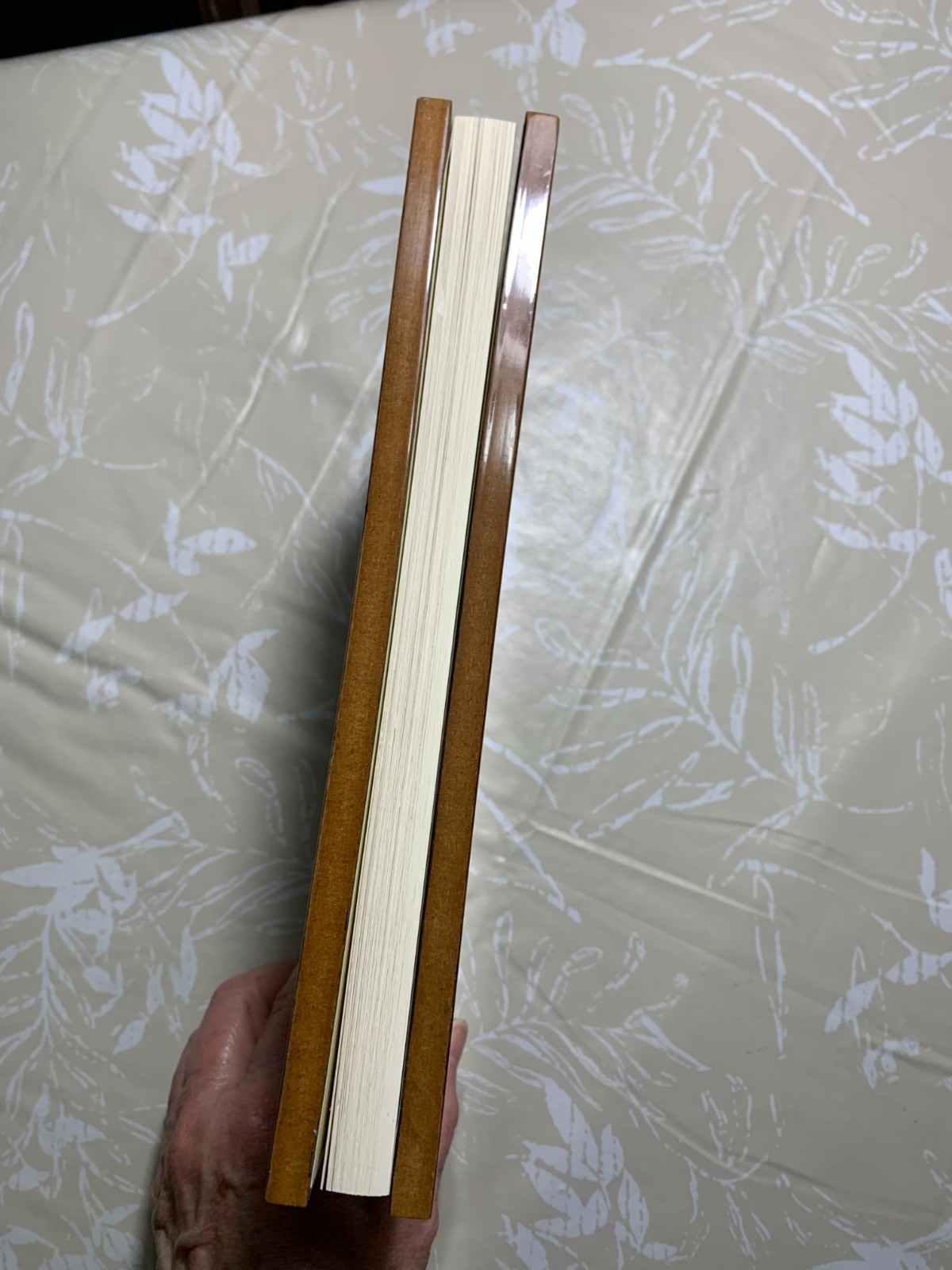 Wine log, journal, with wood and leather cover, made in Italy.