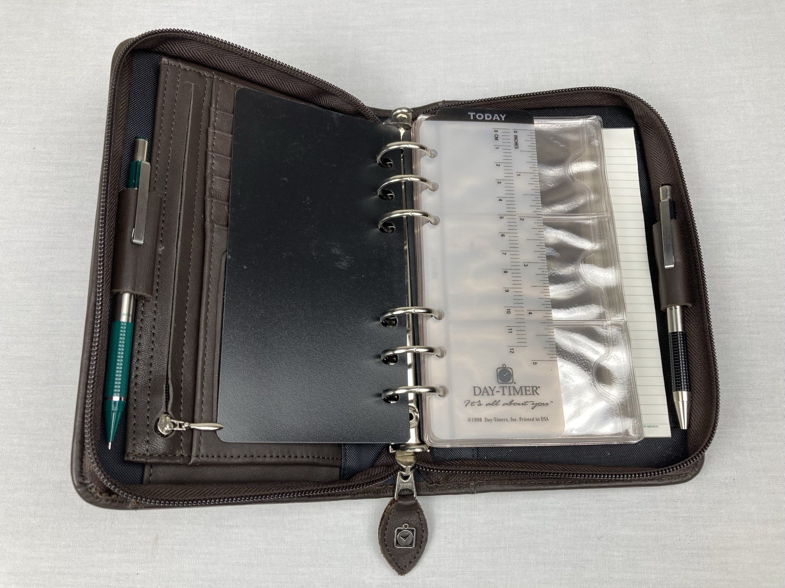VTG DAY-TIMER BROWN LEATHER 6 RING PLANNER ORGANIZER 8” X 5.5” FRONT POCKET VGC!