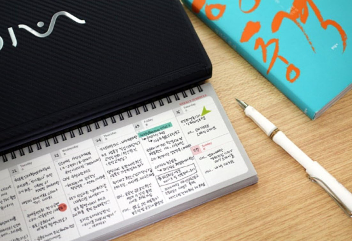 PAPERIAN Brilliant 2021 Weekly Planner – Wirebound Undated Gray Desk Planner (12