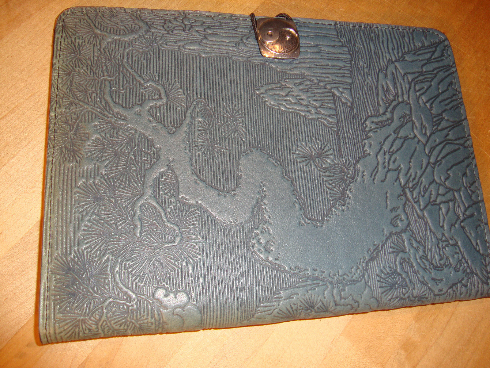 Oberon Design 8.5″x6″ Tablet/Kindle Cover, River Garden Design -strong leather