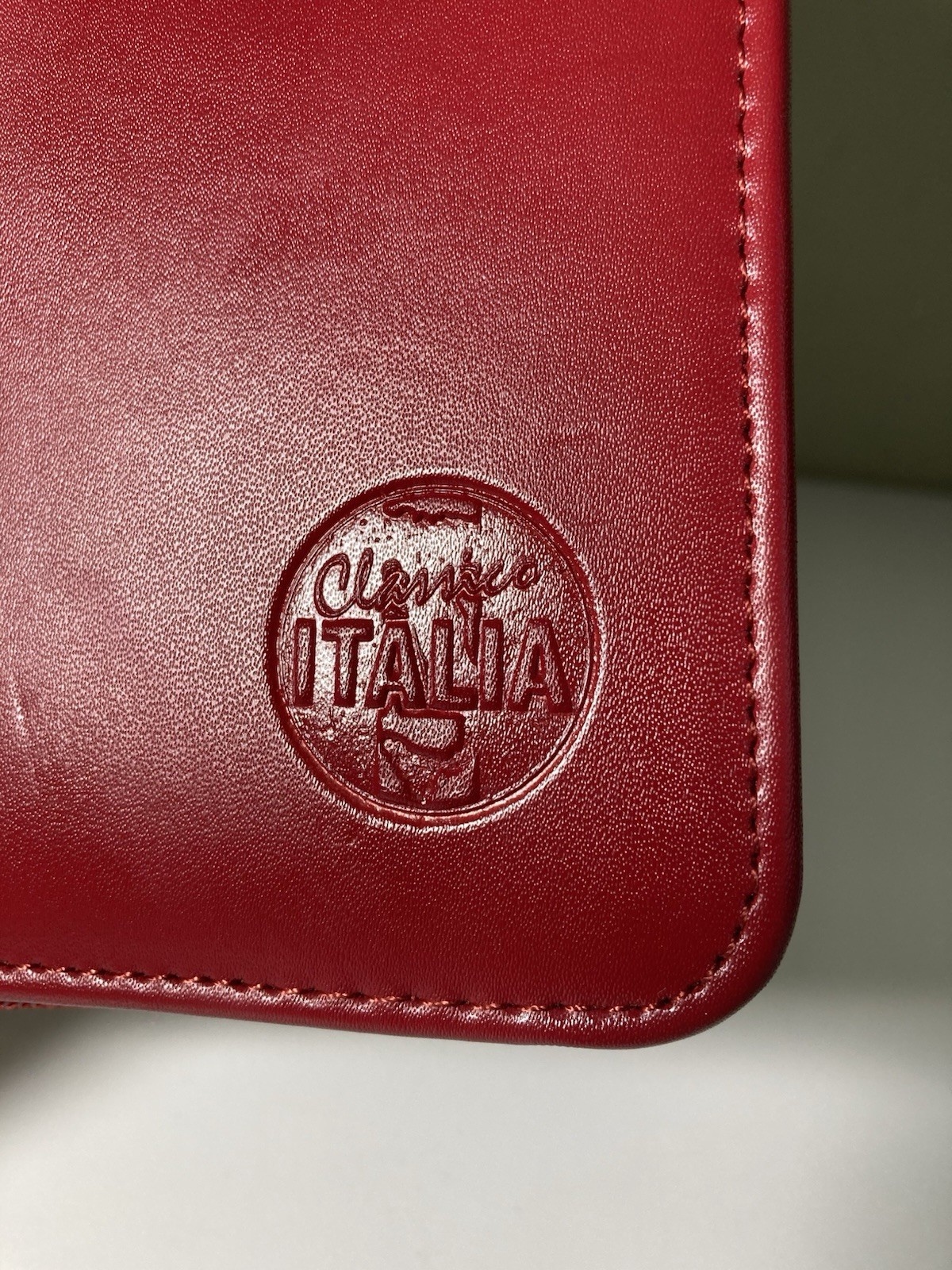 CLAVA Classico Italia Genuine Leather Red Zip Around Portfolio Organizer