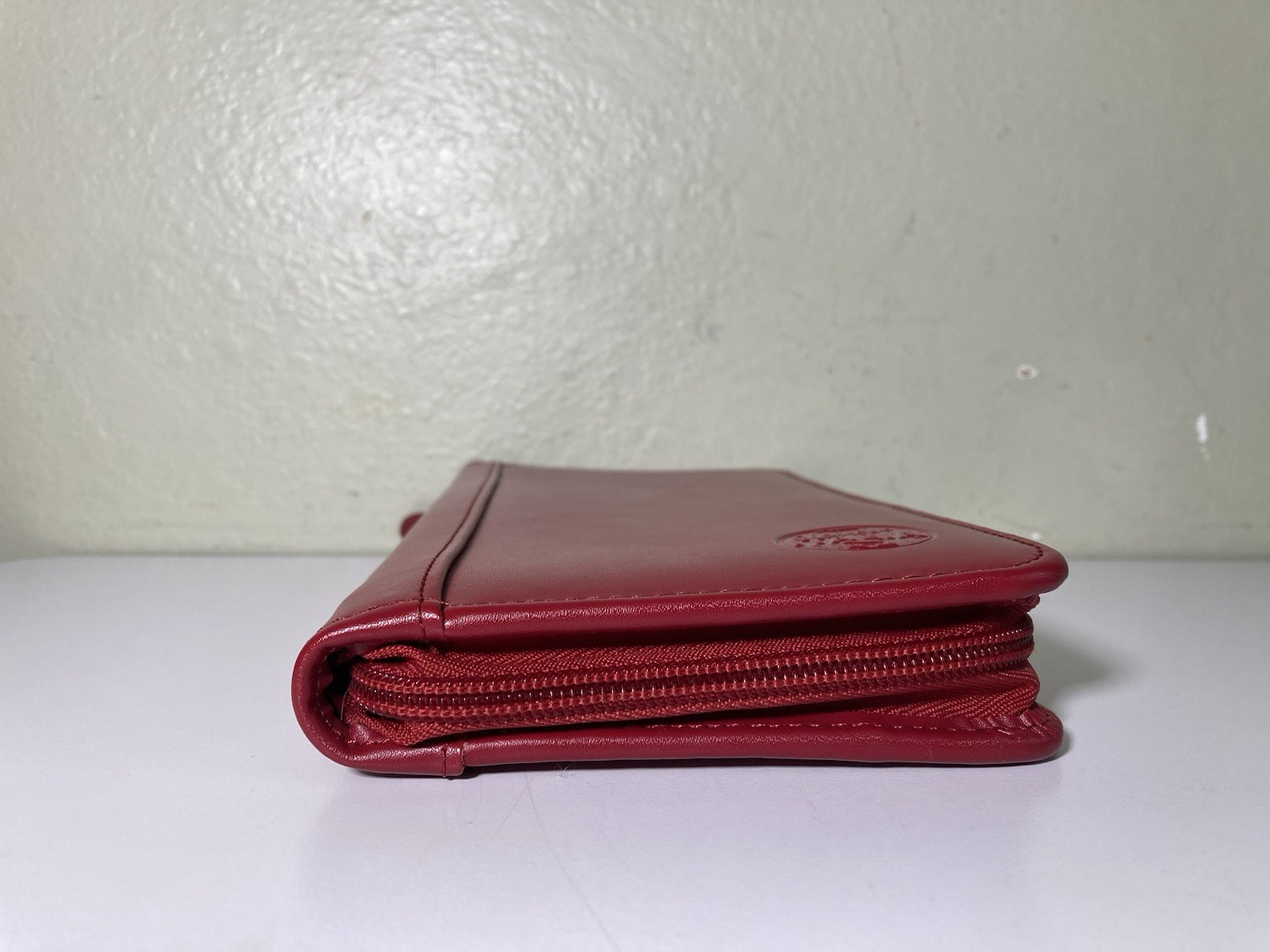 CLAVA Classico Italia Genuine Leather Red Zip Around Portfolio Organizer
