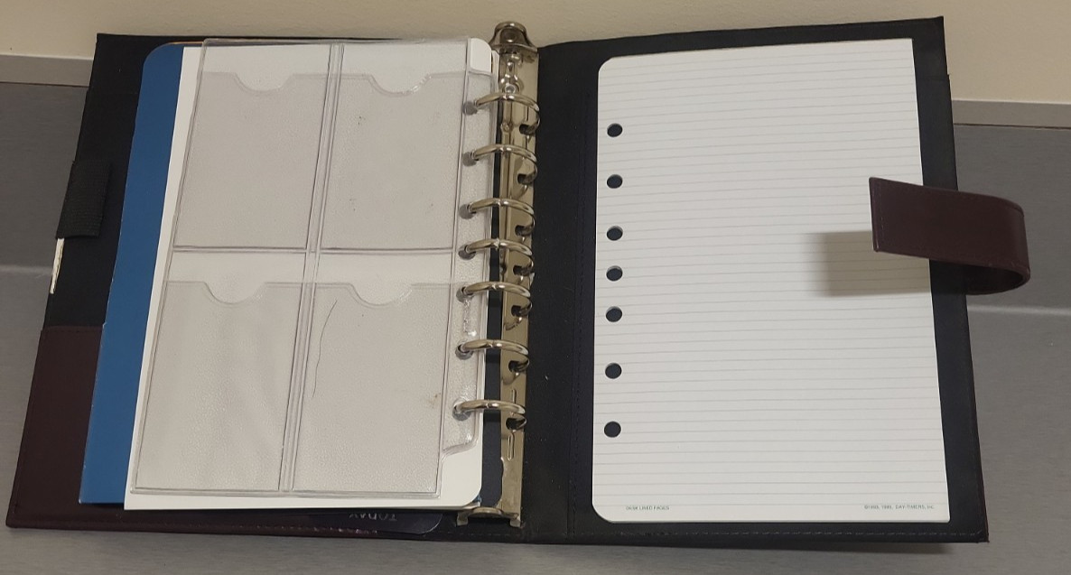 VTG Day-Timer Burgundy Wine Leather 3 Ring Planner Organizer 9.5 X 7 w/inserts
