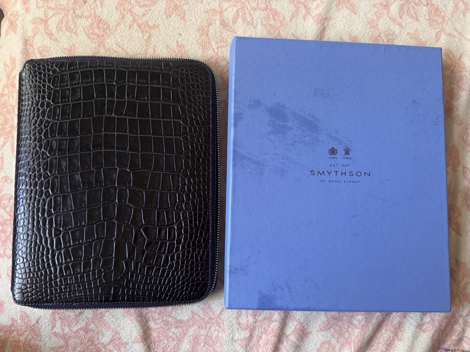 A5 Writing Folder with Zip in Mara – Navy