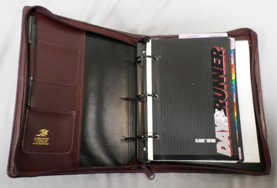 EUC CLEAN CLASSIC EDITION DAY RUNNER RED BINDER DAILY PLANNER CALENDER
