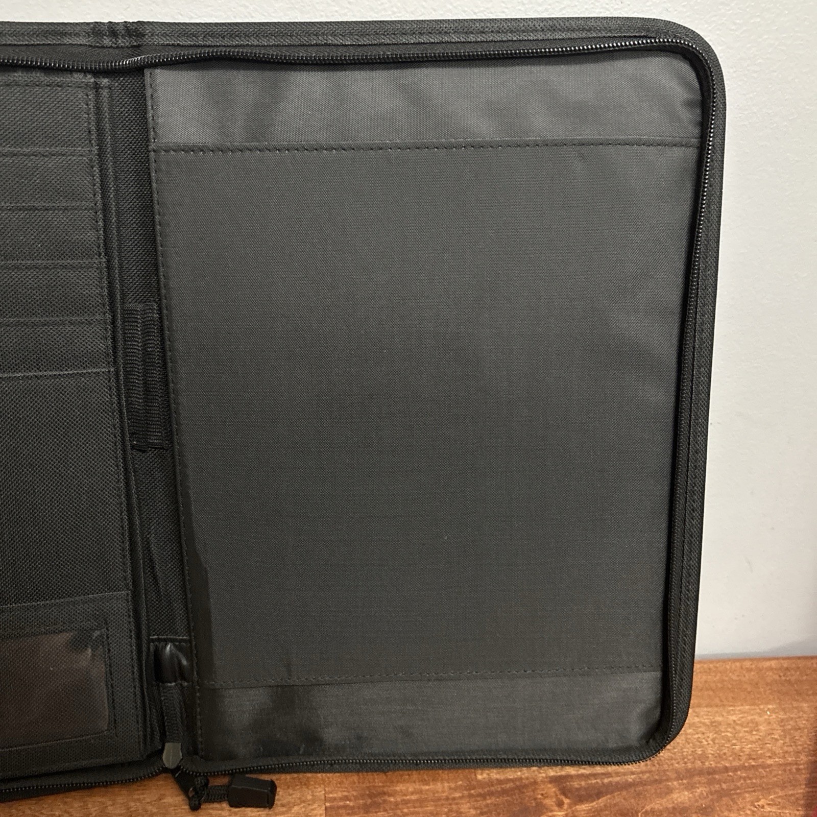 D.A.R.E Black Drug Abuse Education Binder Organizer Folio DARE Zipper Closer