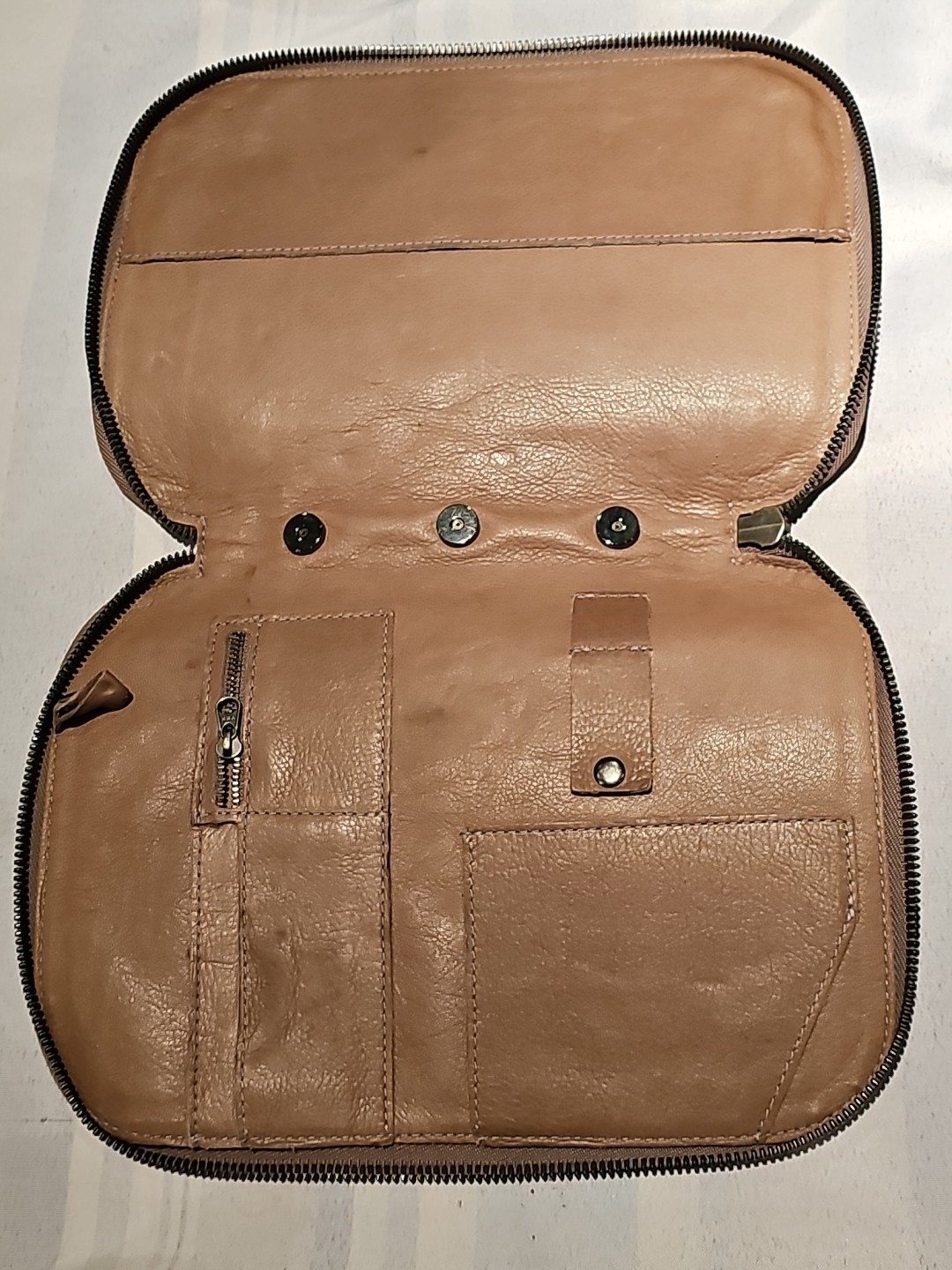 This Is Ground Brown Leather Case Zipper Around Organizer free shipping