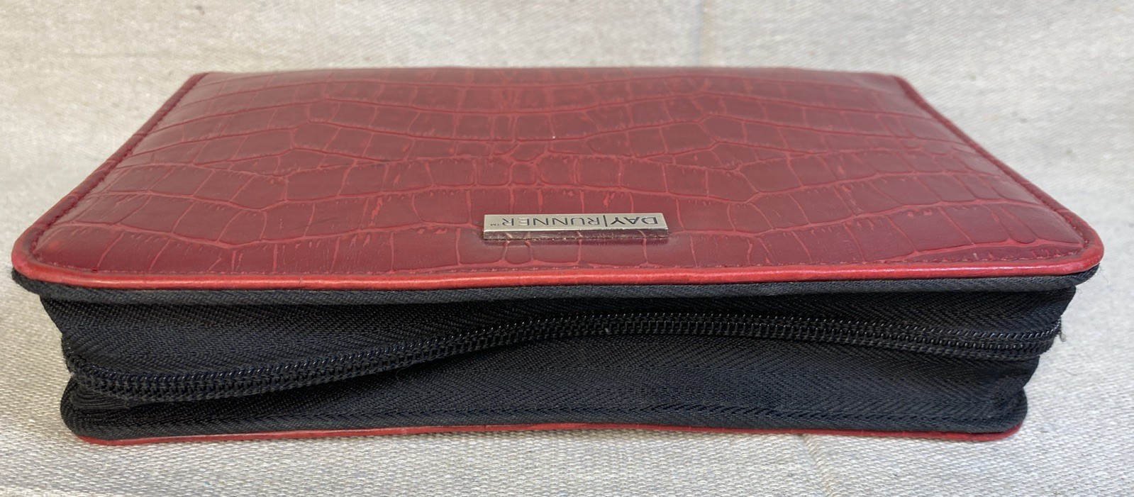 Day Runner Burgundy/Red Faux Croc Zip Planner Binder Organizer Wallet 6 Ring Vtg