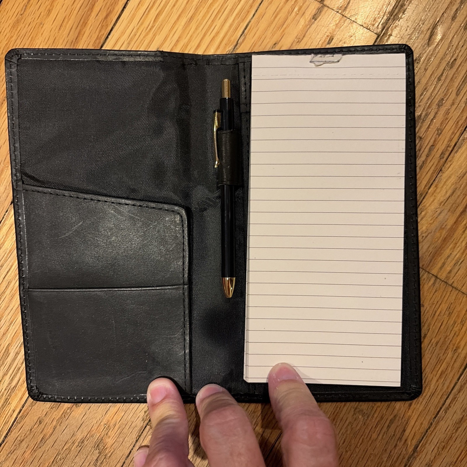 Vtg FDANEWS 6.5″x3.5″ Black Cowhide Portfolio Notebook/Pen/Business Card Holder