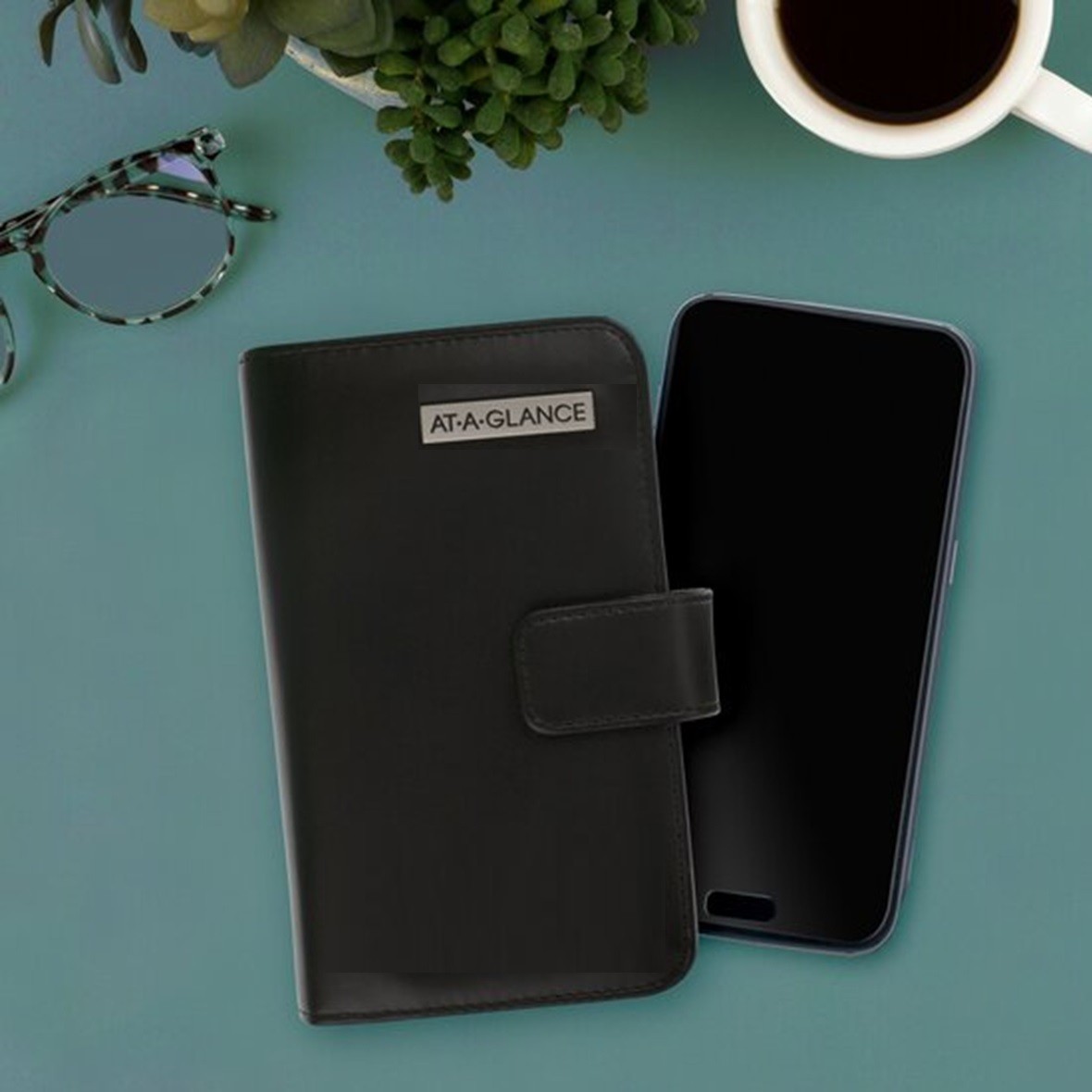 AT-A-GLANCE Undated Windsor Slim Profile Monthly Set, Black Pocket, 3-1/2×6-1/2″