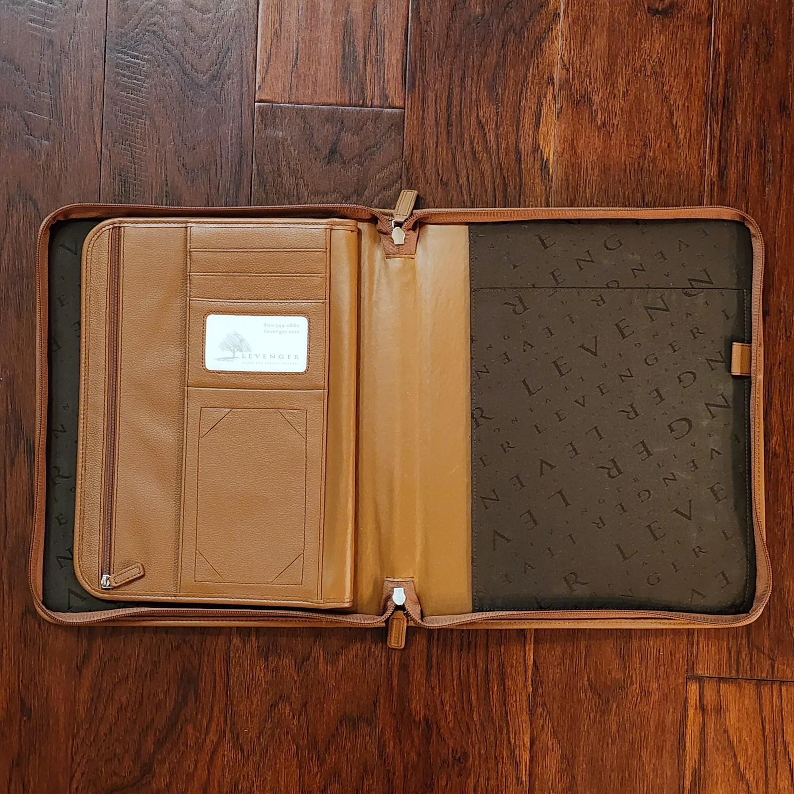 Levenger 12″ x 13.5″ Brown Leather Folio Full-Zip Portfolio Note Pad Handle