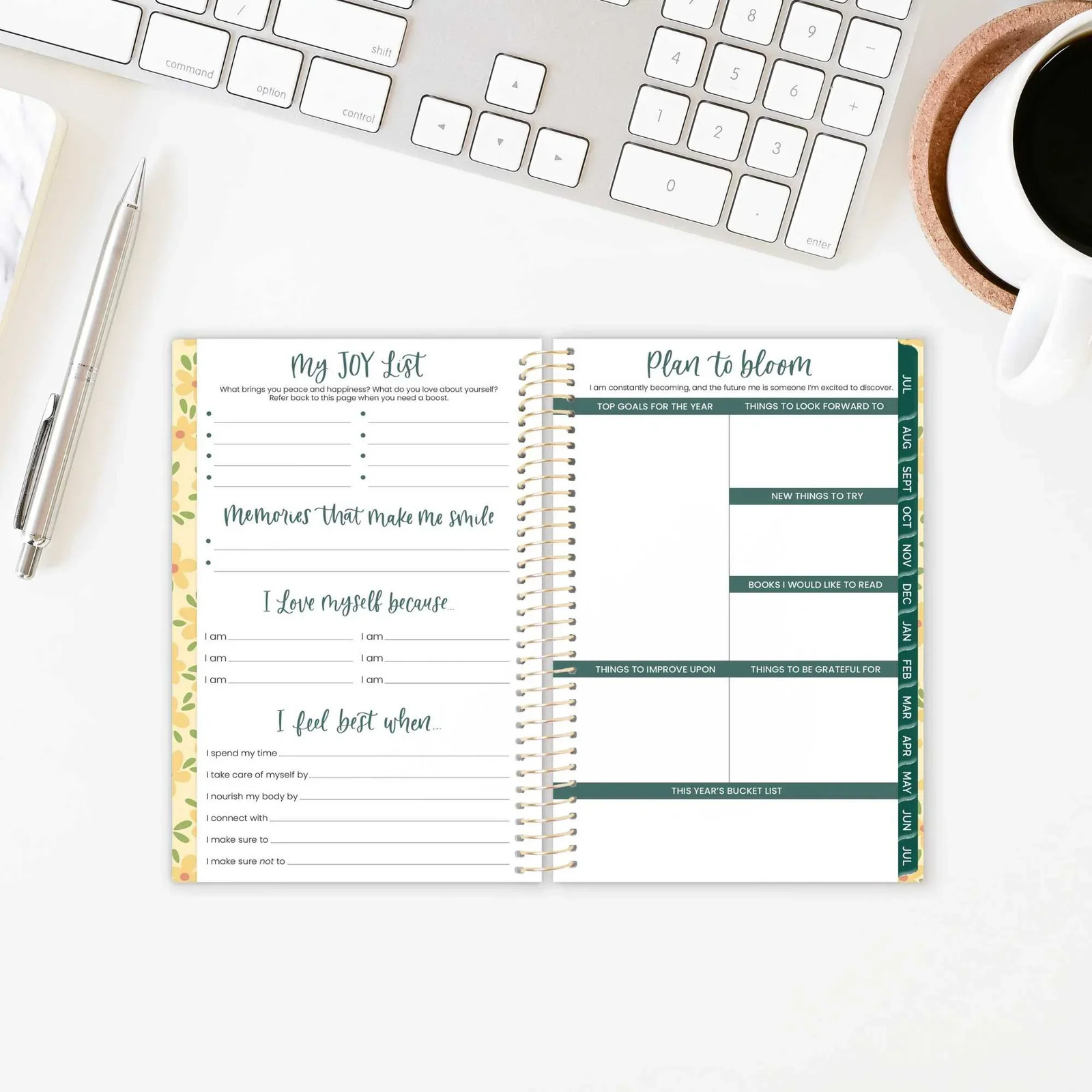 2026–27 Soft Cover Planner, 4″ x 6″ | Butter Yellow Daisies