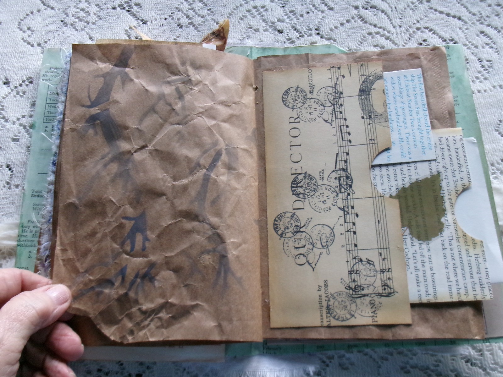 JUNK JOURNAL LADY IN THE MIRROR 6 1/2″ X 9″ APPROX. 50 PAGES