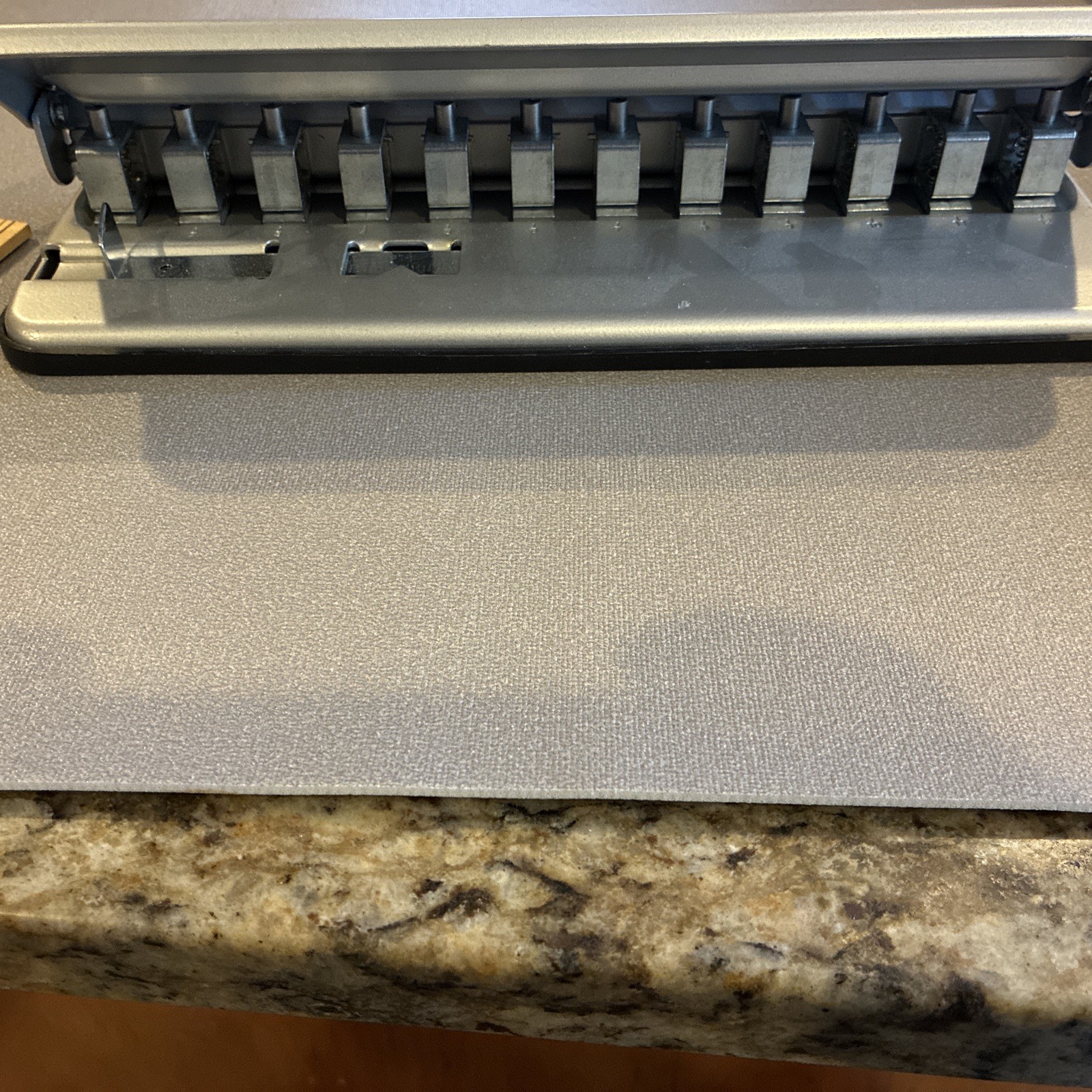 TUL Custom Note-Taking System 12-Hole Discbound Paper Punch – gently used