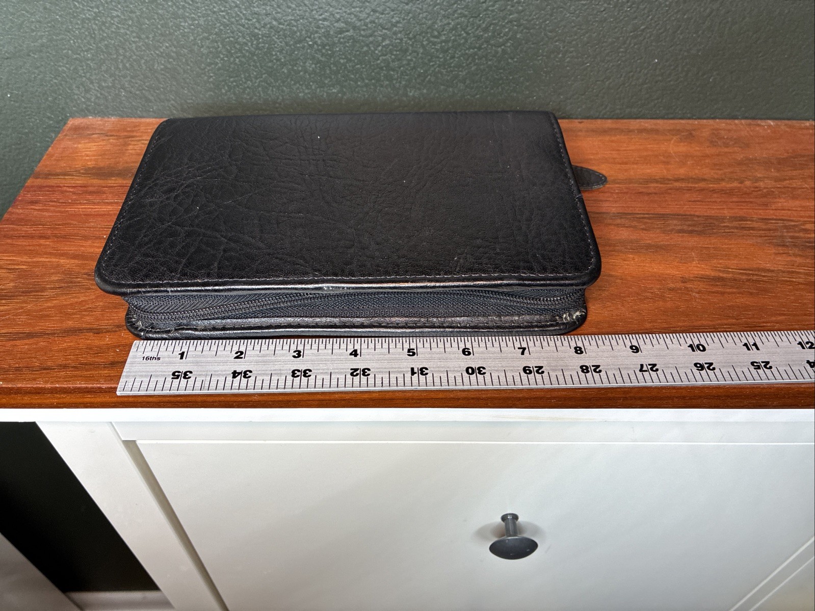 Day-Timer Black Leather 6-Ring Binder with zipper closure