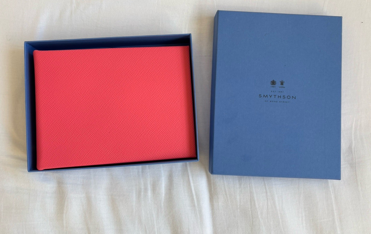 NIB Smythson of Bond Street Small Visitors Book in Pink Pebbled Leather Gilded