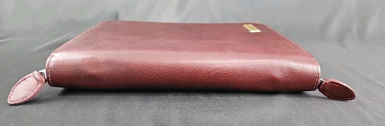 Day-Timer Armrohide 7 Ring Burgandy Binder All Around Zipper 8 X 10.5 – 1994 NEW