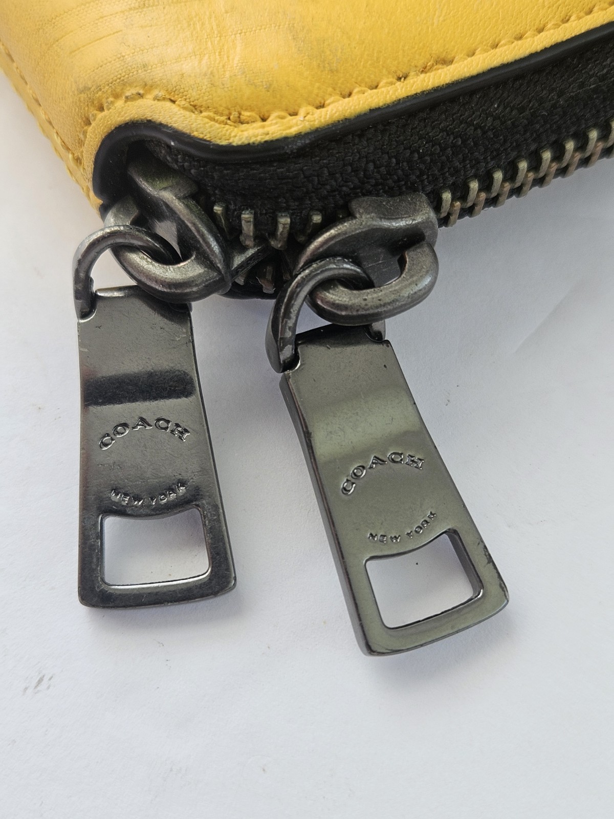 Coach Portfolio Zip Around Yellow Leather Front Pocket