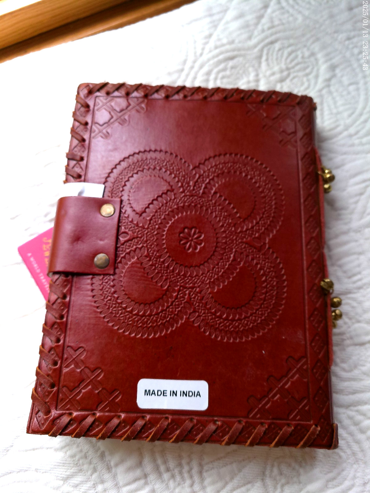 JEWEL OF MUMBAI HANDMADE LEATHER JOURNAL ORNATE METAL LATCH 144 LINED PAGES A