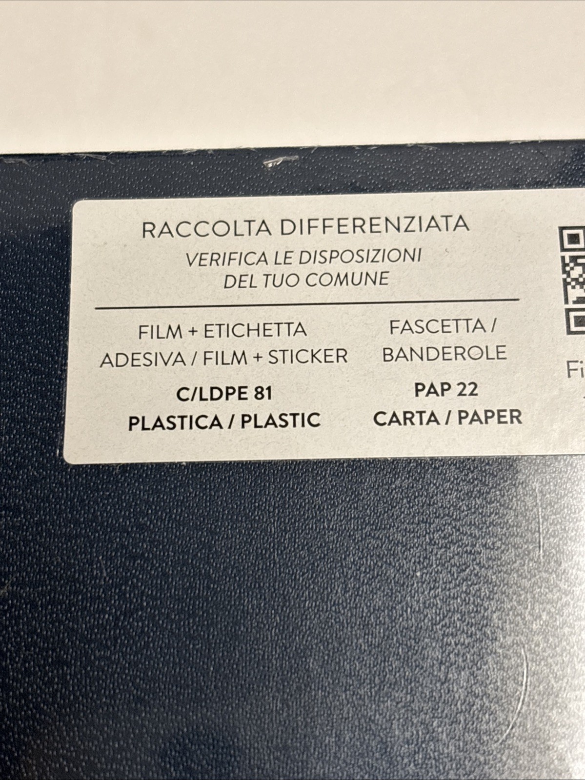 MOLESKINE CLASSIC PLAIN NOTEBOOK, EXTRA LARGE, NAVY BLUE HARD COVER 192 Pages