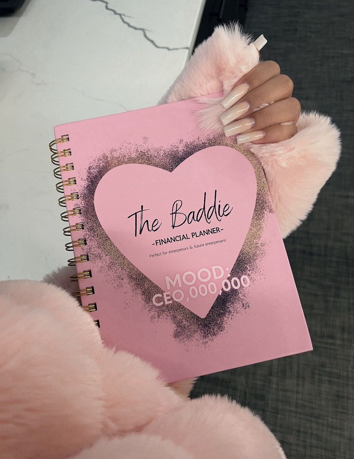 The Baddie Financial Planner | Pink & Gold 12-Month Budget Planner (113 Pages)