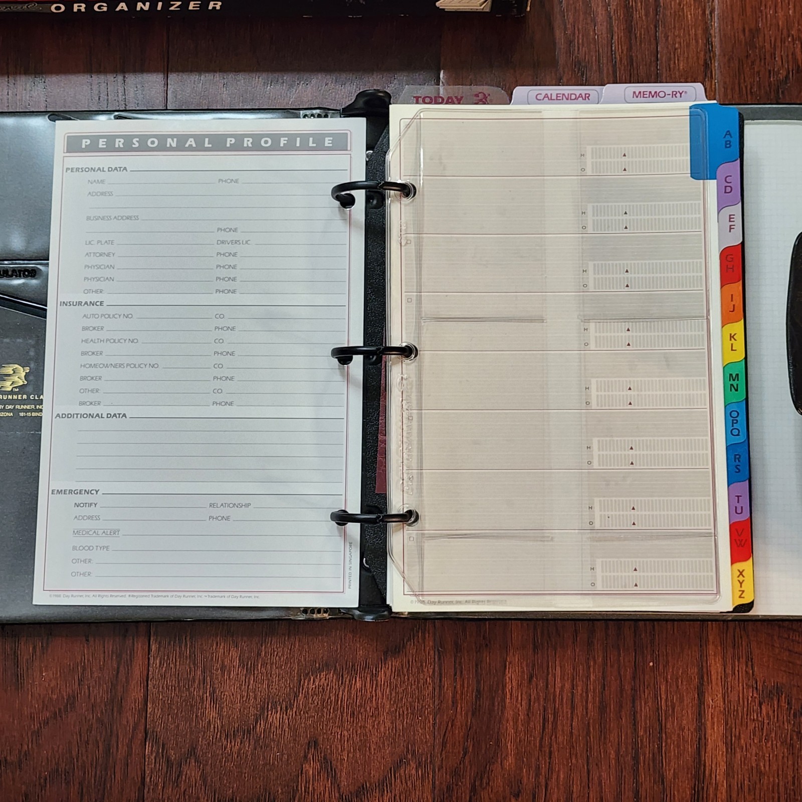 Vintage 1994 DayRunner Classic Edition Personal Organizer 3-Ring Day Planner