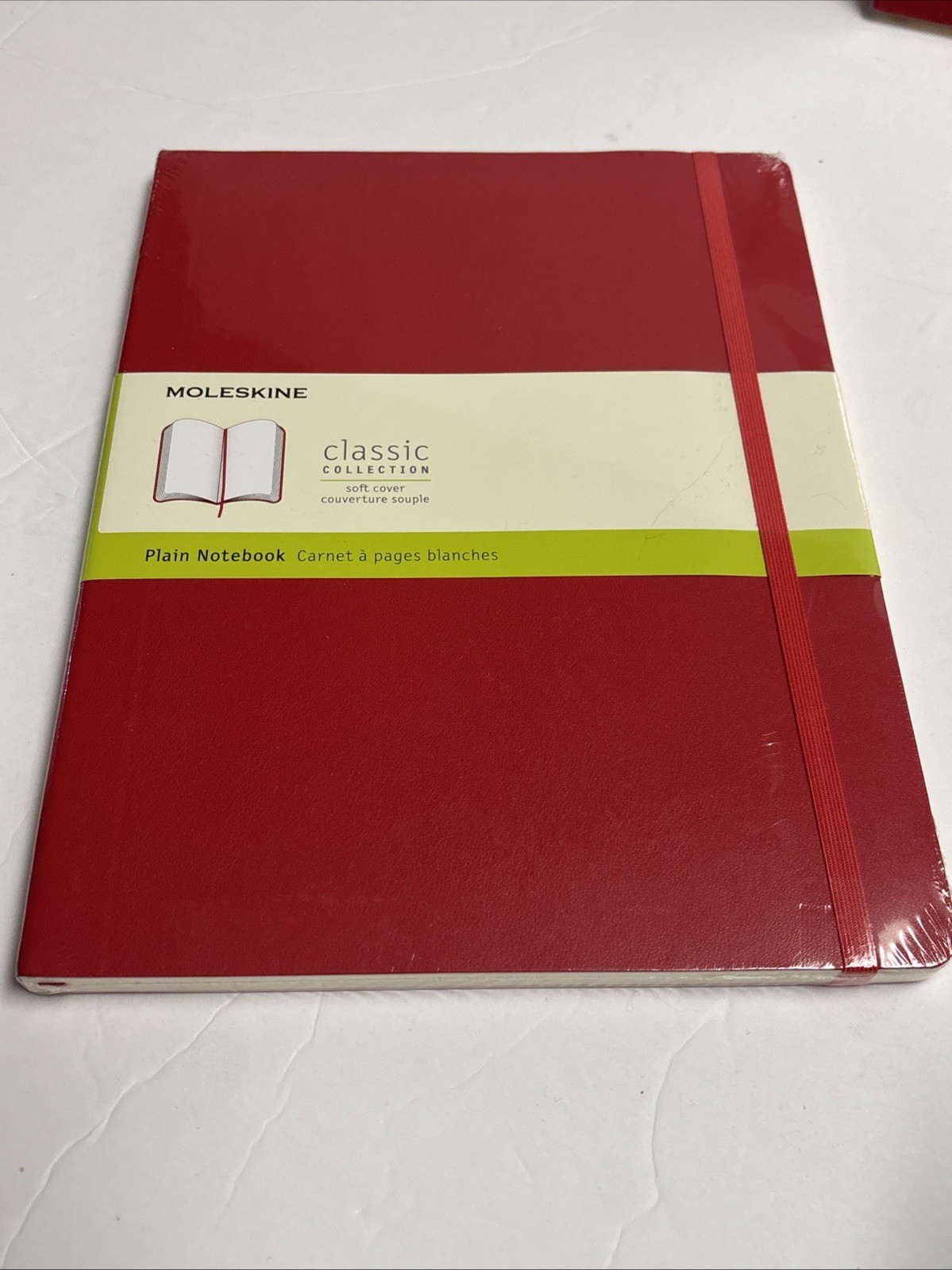 MOLESKINE CLASSIC PLAIN NOTEBOOK, EXTRA LARGE, RED HARD COVER 192 Pages