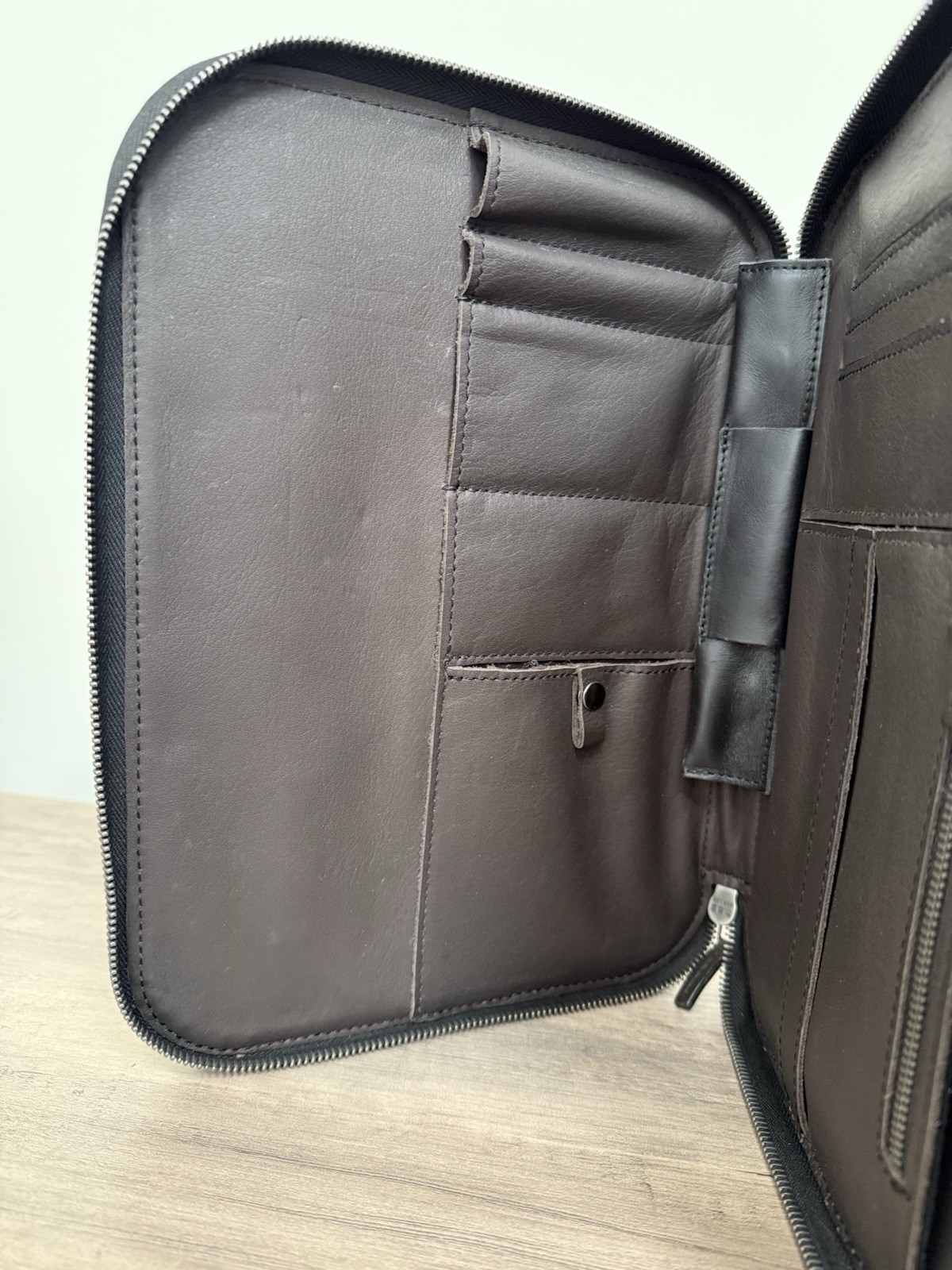 This Is Ground TIG Mod 4 Matte Black Leather Portfolio Zipper Case Rare Sold Out