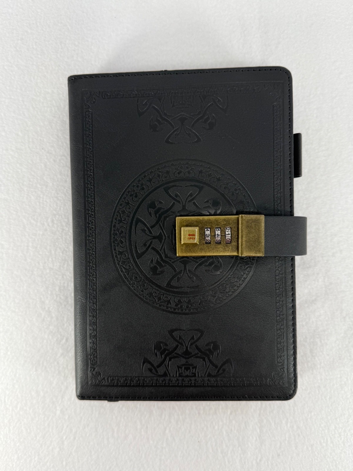 Cagie Journal with Lock Refillable 290 Lined Pages, Black w/ Gold Lock