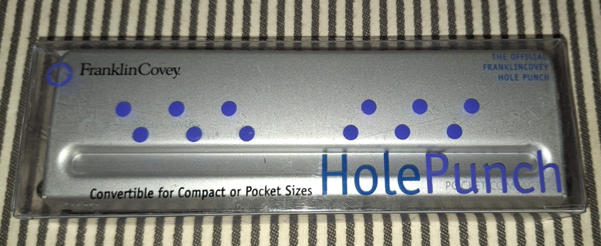 NEW OPEN BOX FRANKLIN COVEY CLASSIC SILVER 7 HOLE PUNCH 5.5×8.5 PLANNER SHEETS