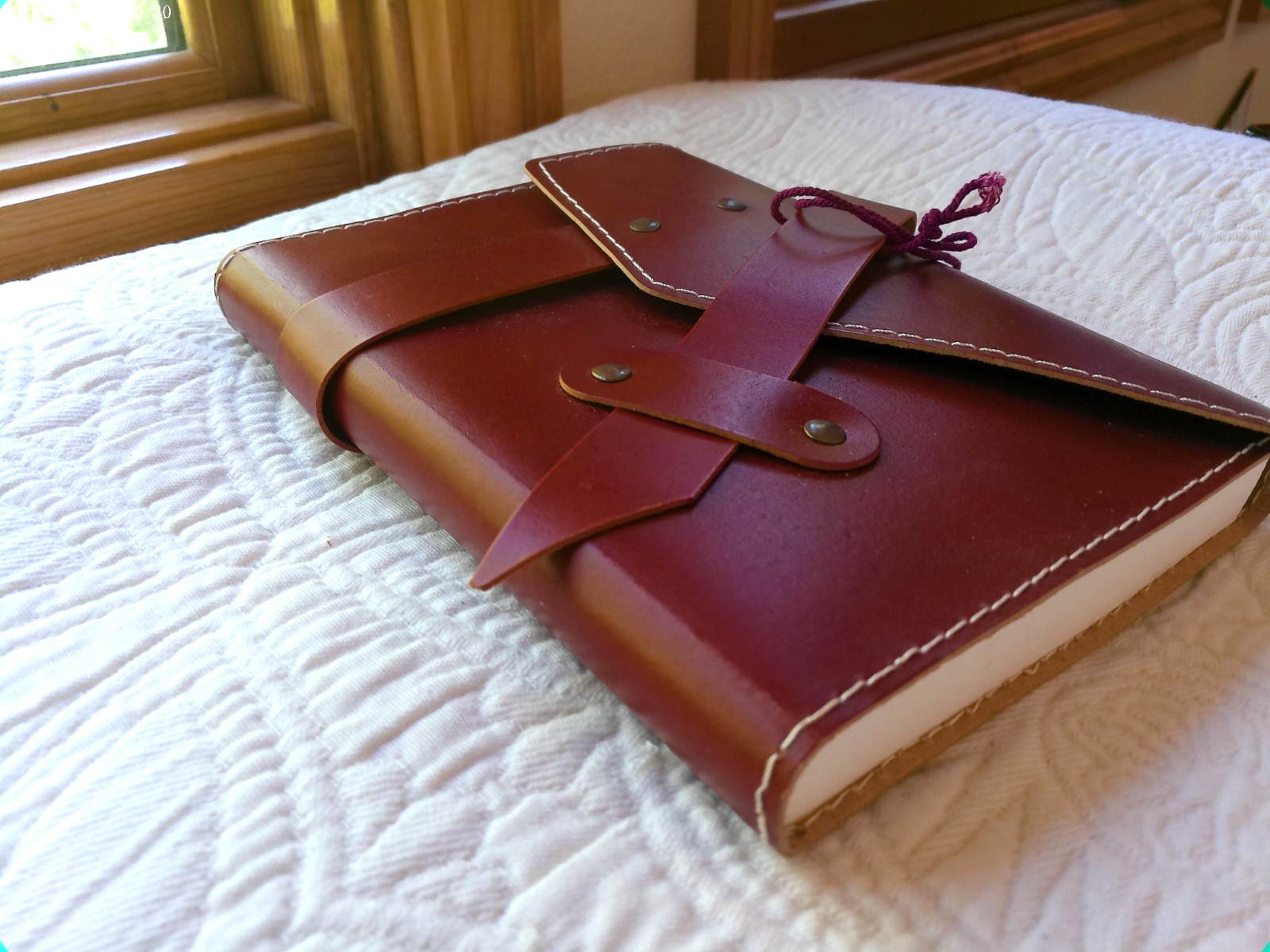 JEWEL OF MUMBAI HANDMADE BROWN LEATHER JOURNAL SATCHEL CLOSE 144 LINED PAGES