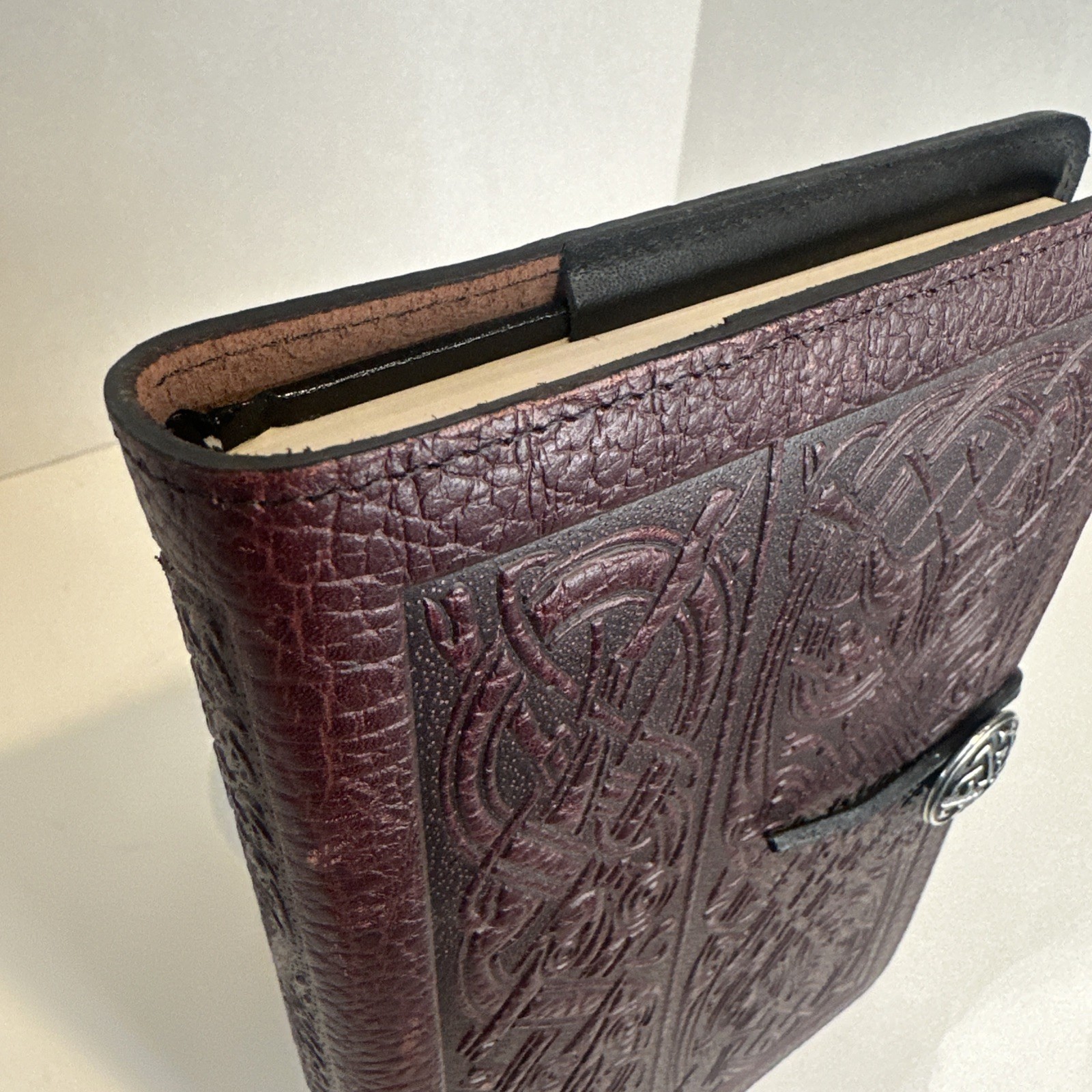 NEW Oberon Design Genuine Leather Journal Cover Irish Celtic Pewter Button 9×6