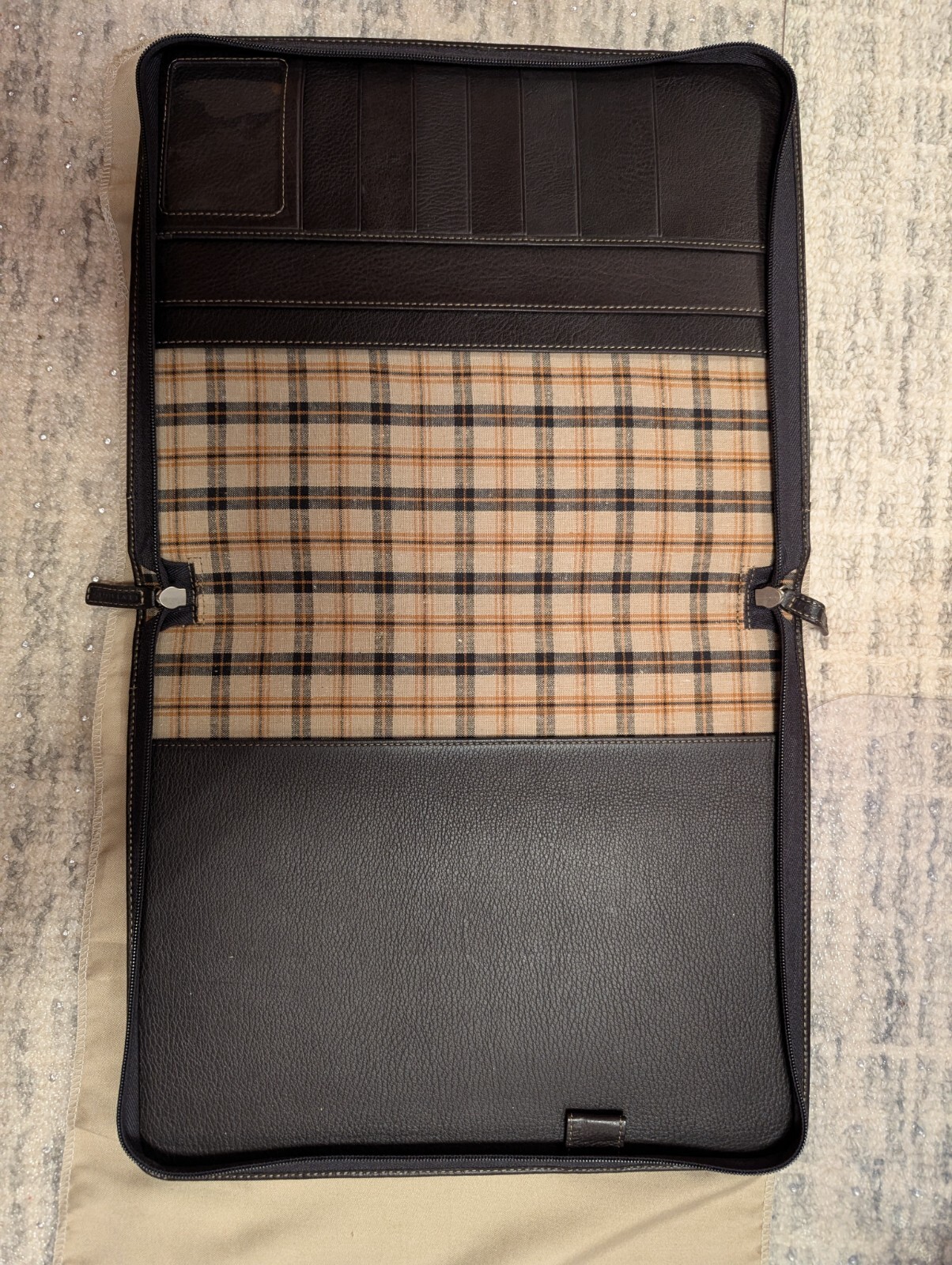 Levenger Zippered Bomber Jacket Leather Folio, letter sized