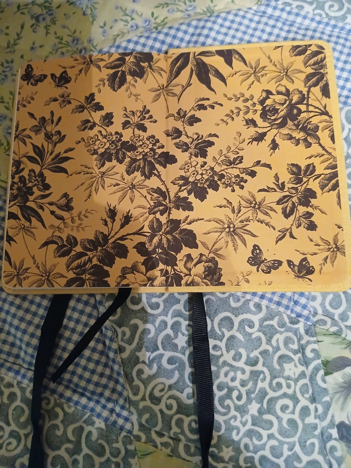 Gucci Beauty Yellow Canvas Notebook With Black Ribbon Tie & Marker