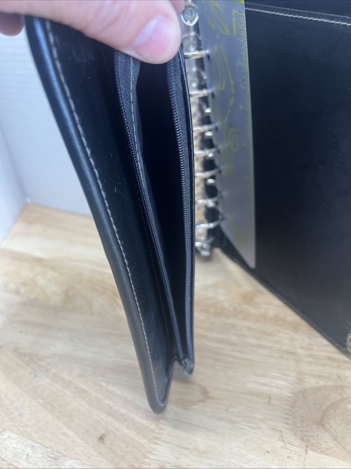 Franklin Covey Day One Black 7 Ring Binder Planner 10″ X 7″ Faux Leather