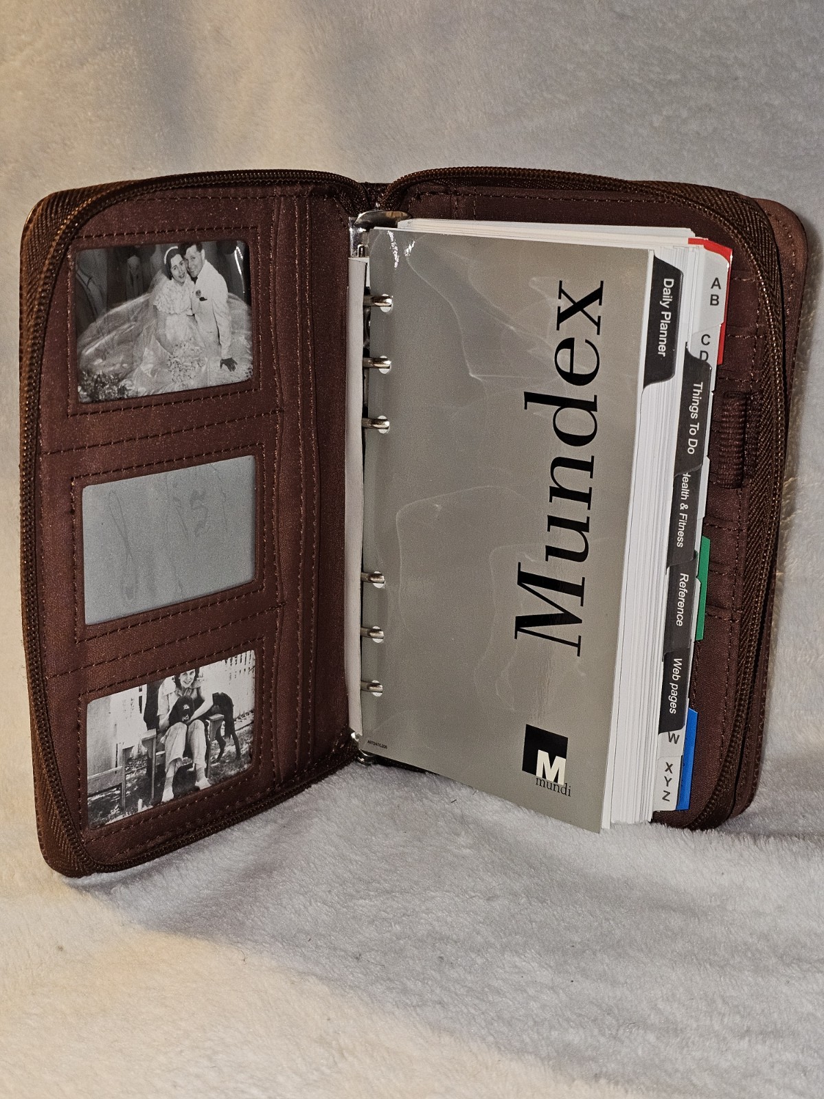 NEW Mundex Vintage Brown Faux Leather Wallet/ 6 Ring Planner. Zip Closure