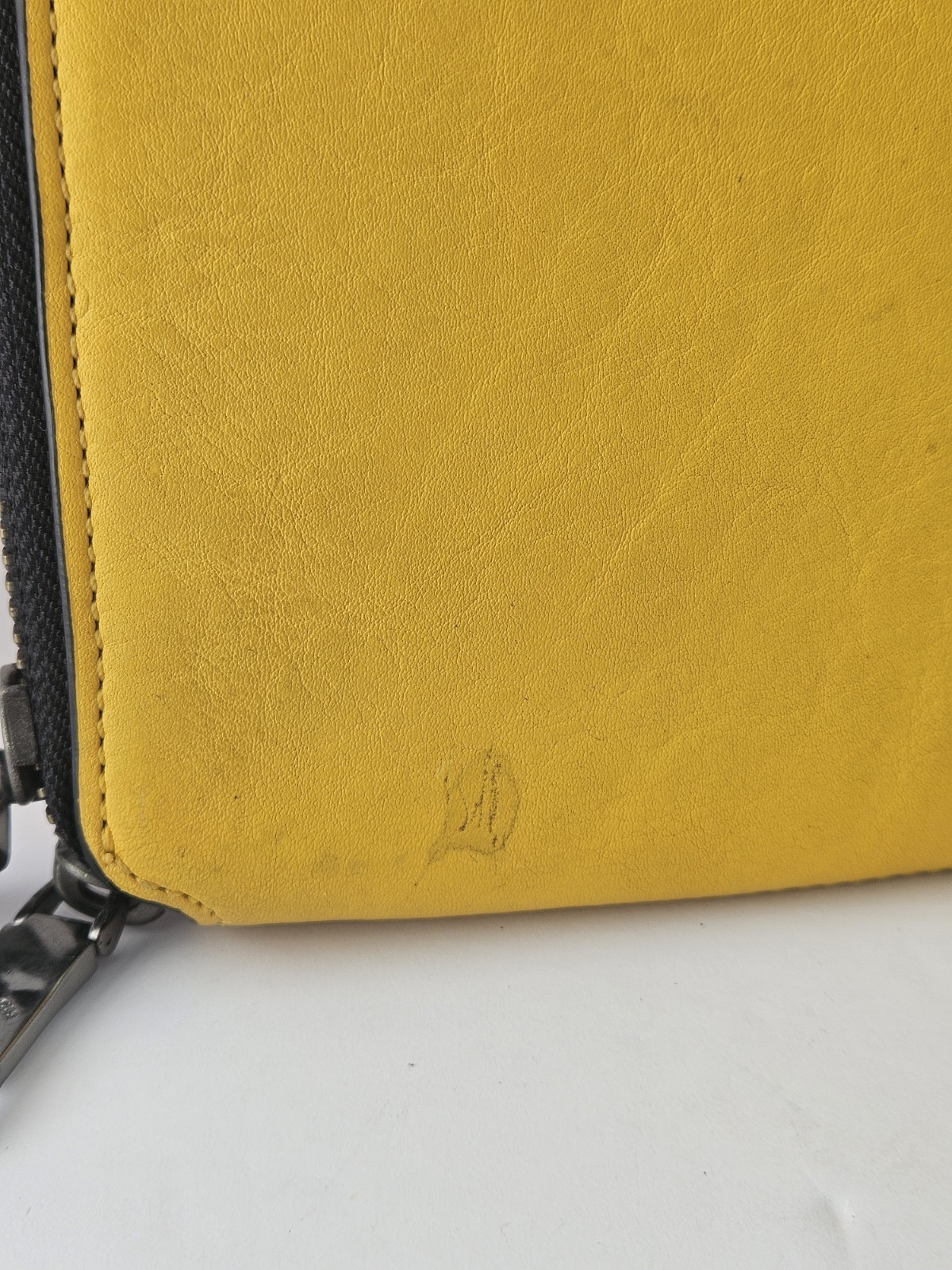 Coach Portfolio Zip Around Yellow Leather Front Pocket