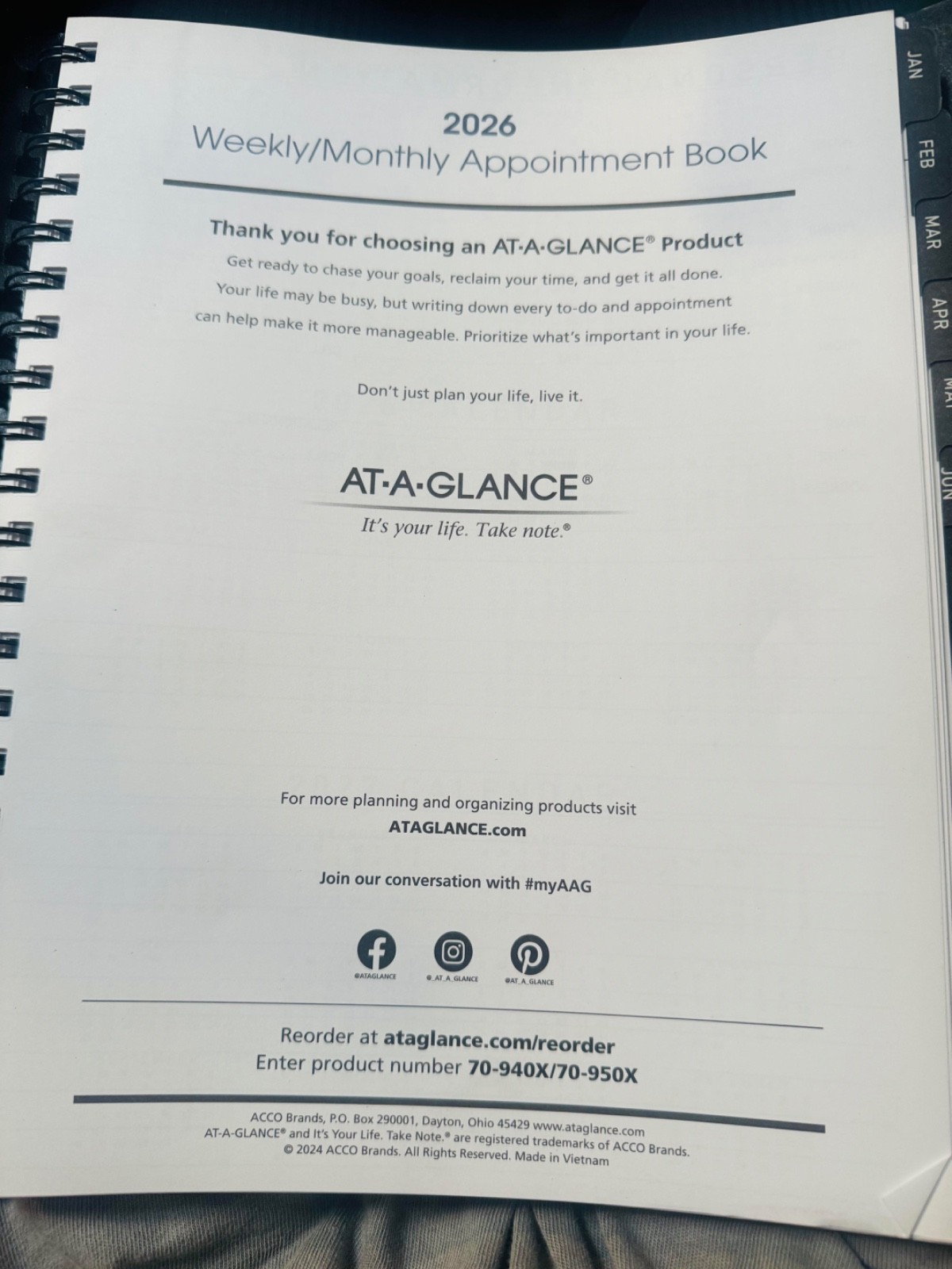 AT-A-GLANCE G520-14 DayMinder 8″ x 11″ Weekly Appointment Book – Burgundy
