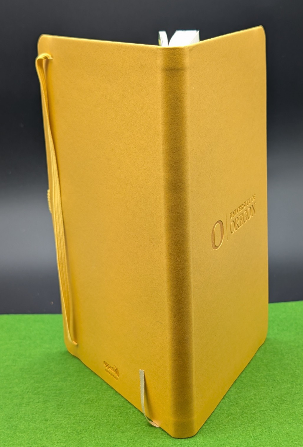 UO Ducks University of Oregon 8.5inx5.25in Yellow Journal and Black DUCKS Pen