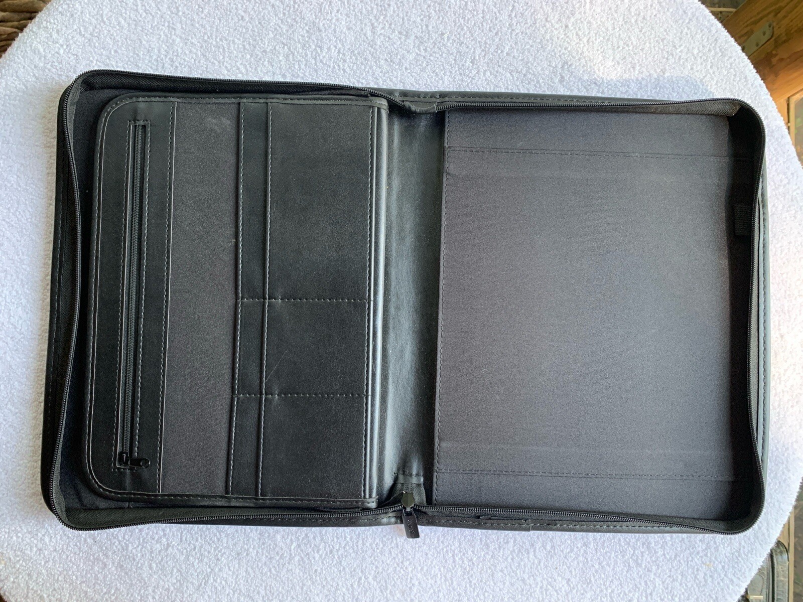 Samsill Portfolio Binder Notebook Cover Faux Leather Black Zippered Pen Loop