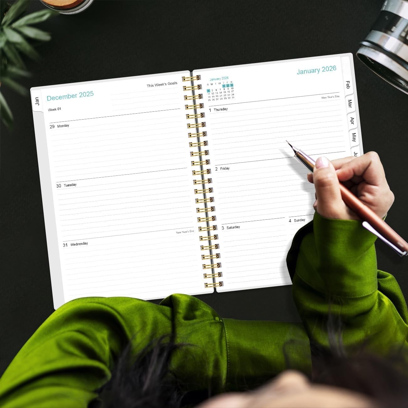 Organize 2026 with Our Stylish Planner: 6.4″ x 8.5″ with Holiday Reminders